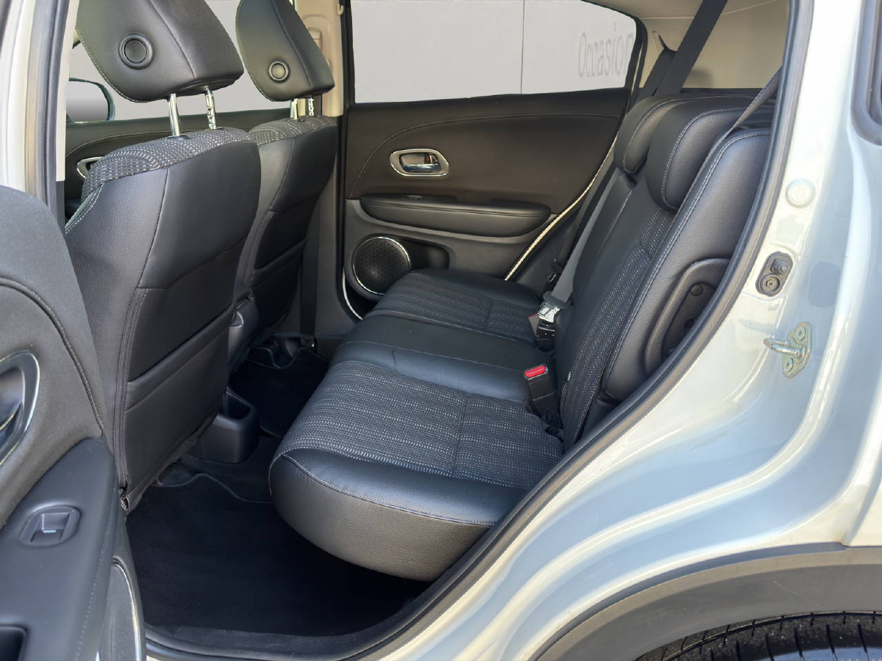 HONDA HR-V 1.5i-VTEC Elegance-image-8