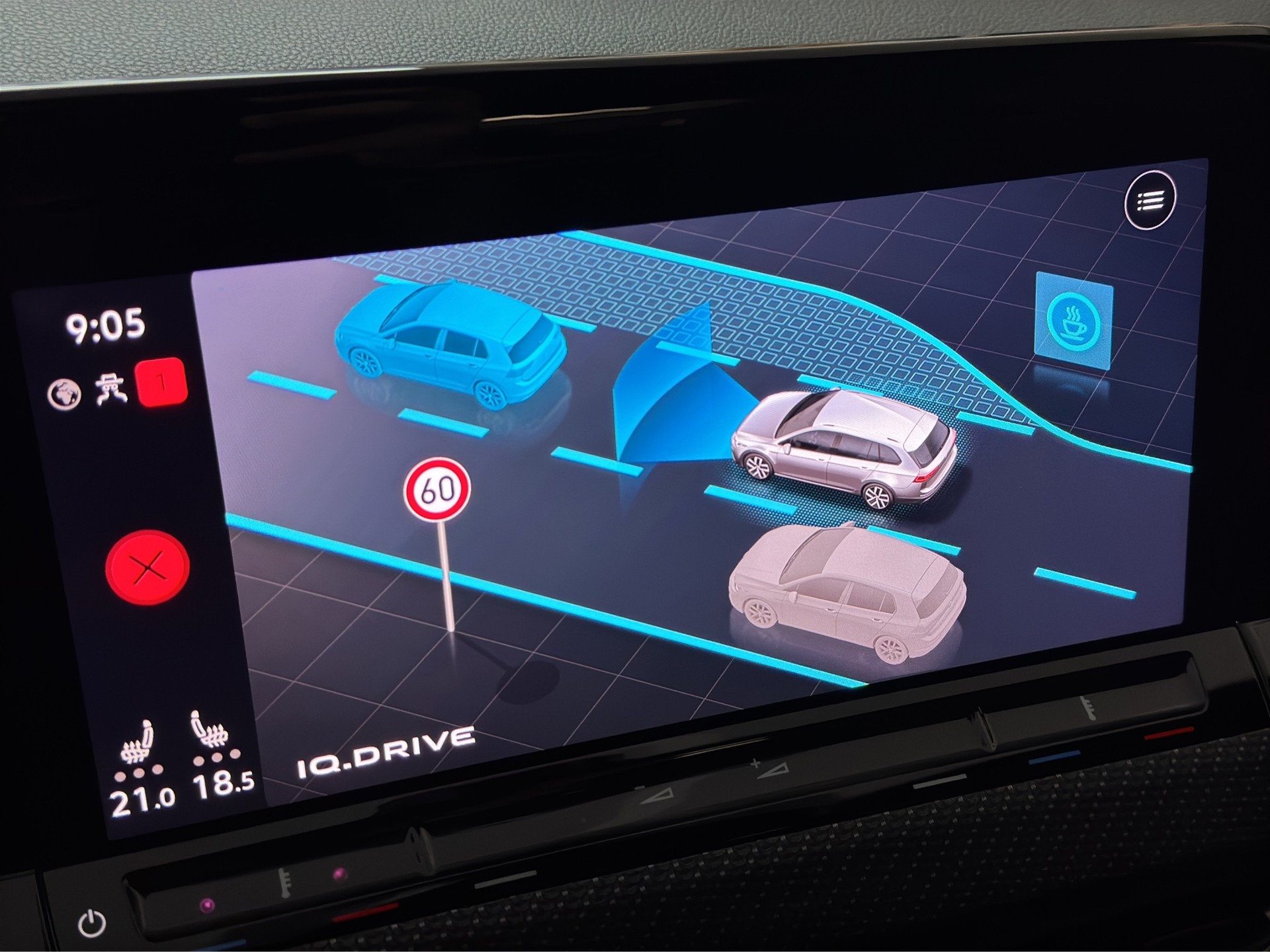VW Golf Variant 1.5 eTSI mHEV R-Line "AHK-Matrix-RF.-Kamera-Navi"-image-20