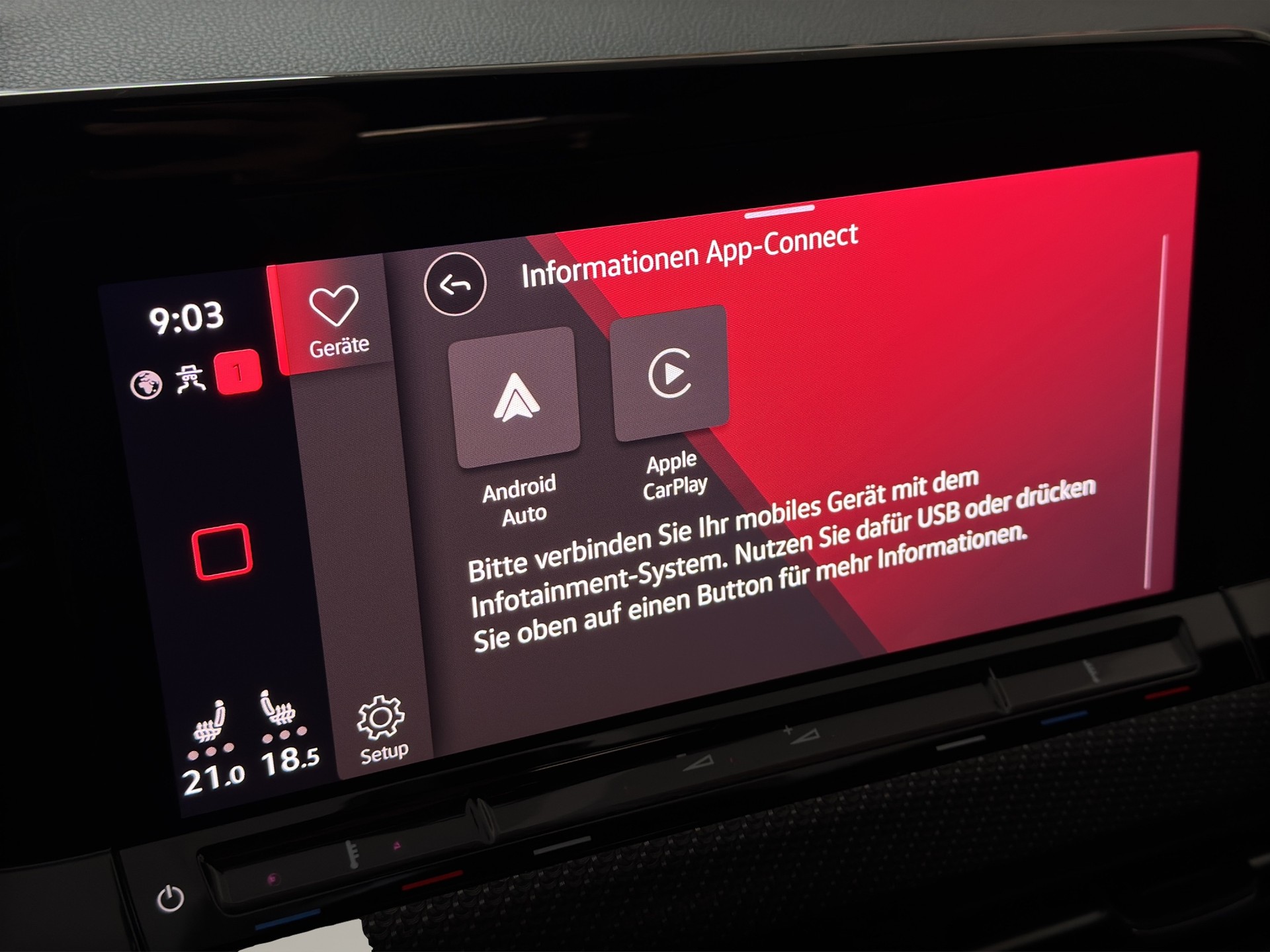 VW Golf Variant 1.5 eTSI mHEV R-Line "AHK-Matrix-RF.-Kamera-Navi"-image-16