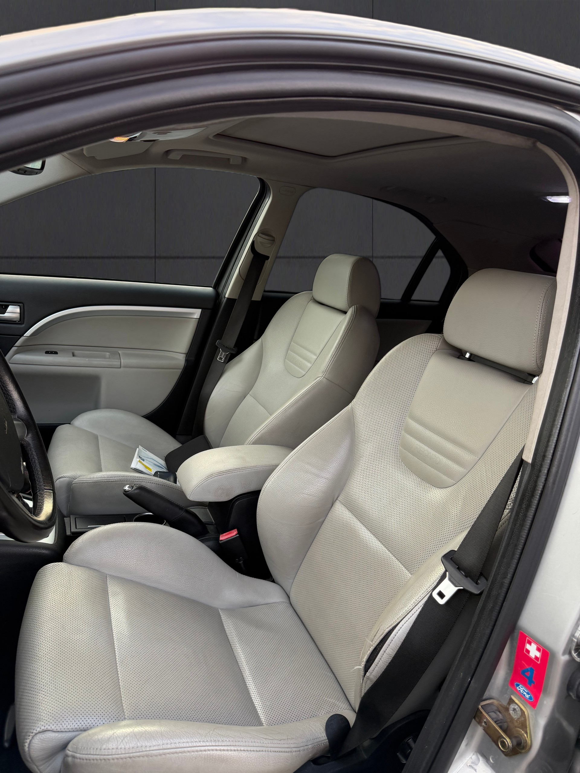 FORD Mondeo 3.0i V6 ST220-image-5