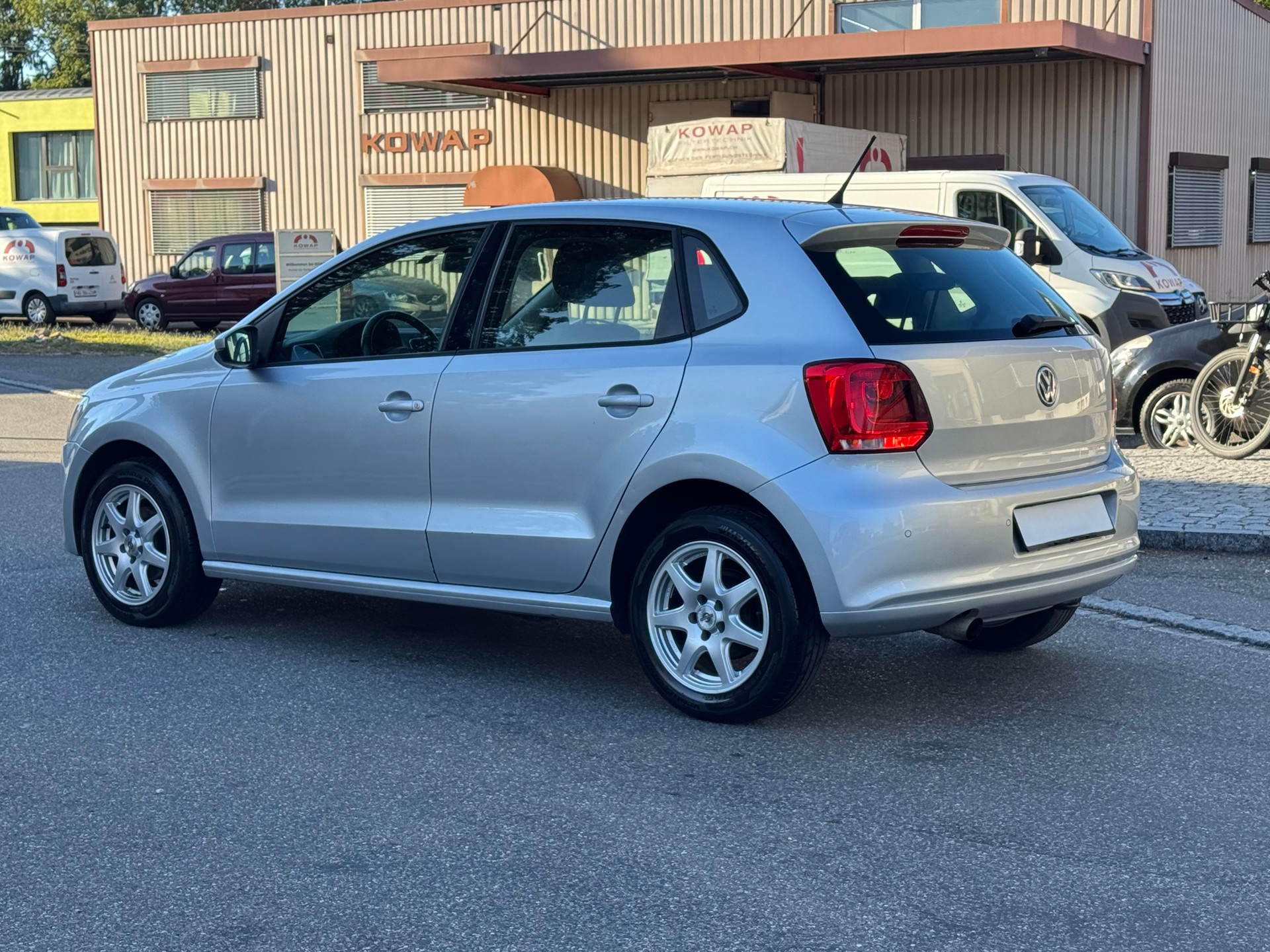 VW Polo 1.4 16V Highline-image-3