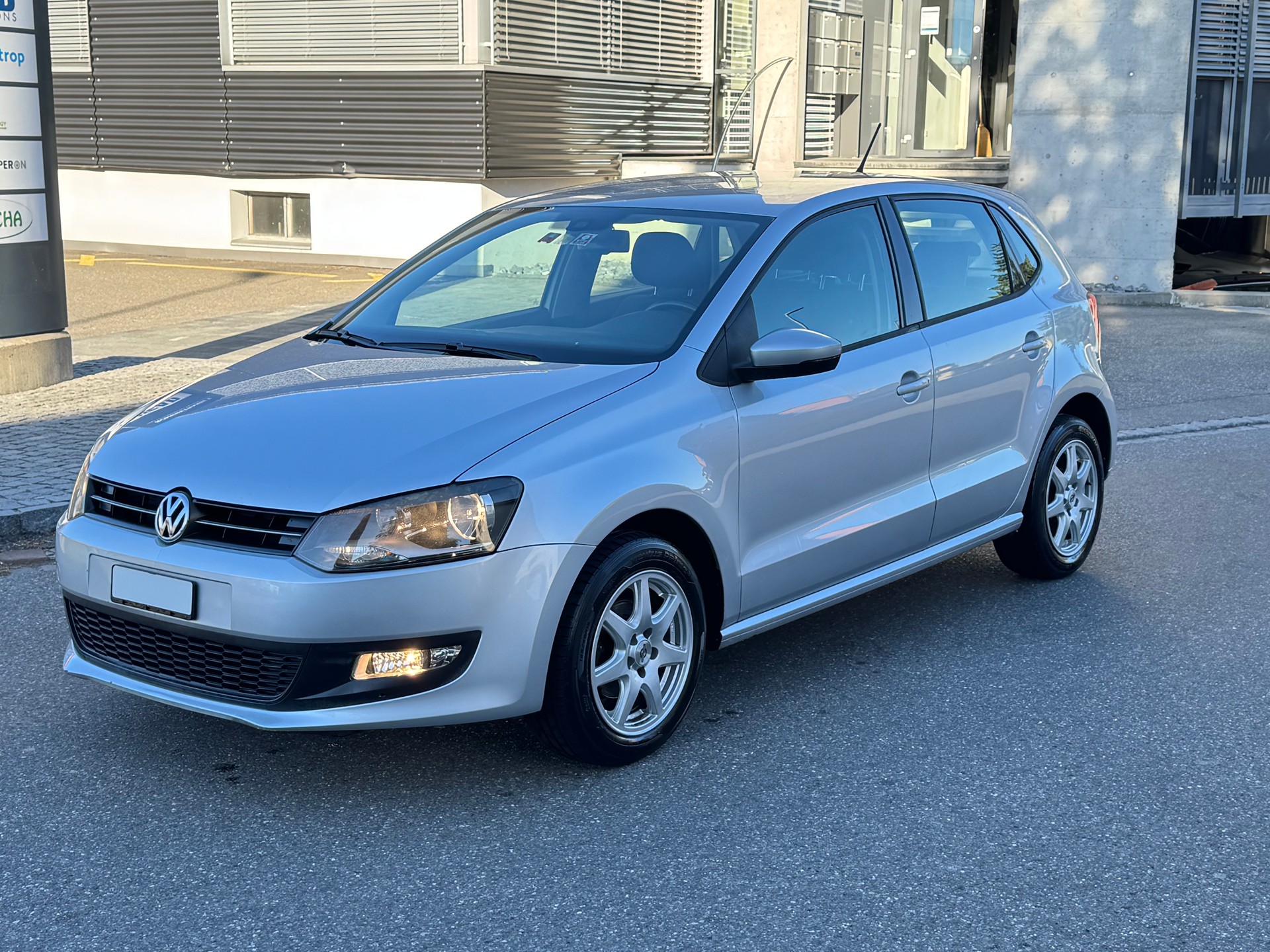 VW Polo 1.4 16V Highline-image-0