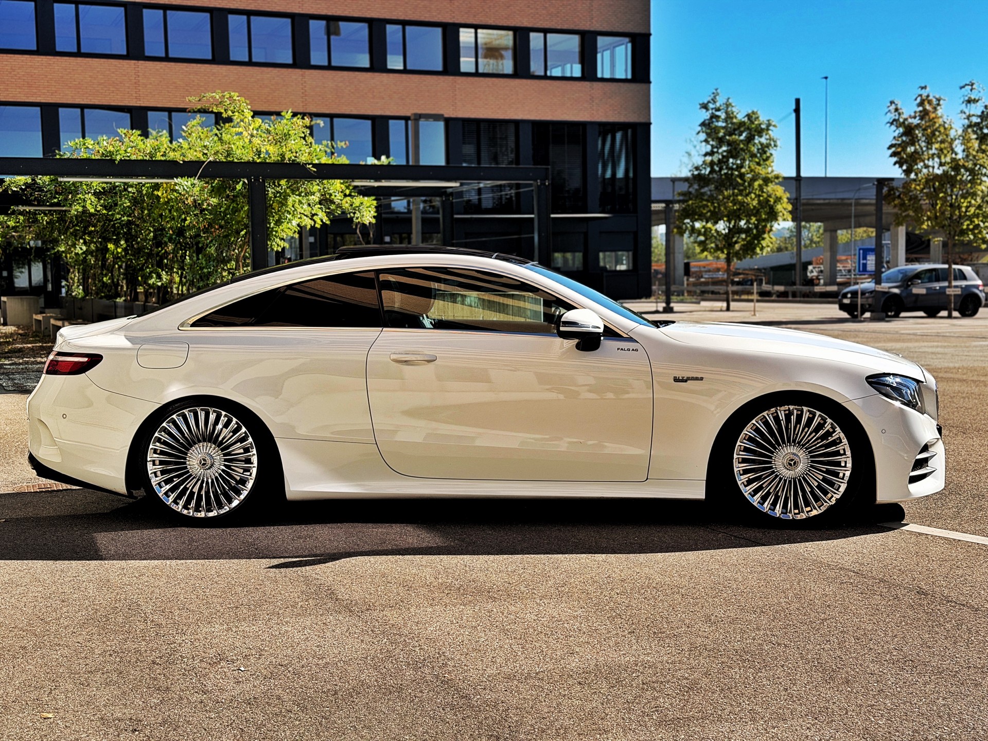 MERCEDES-BENZ E 400 Coupé AMG Line 4 Matic 9G-Tronic-image-4