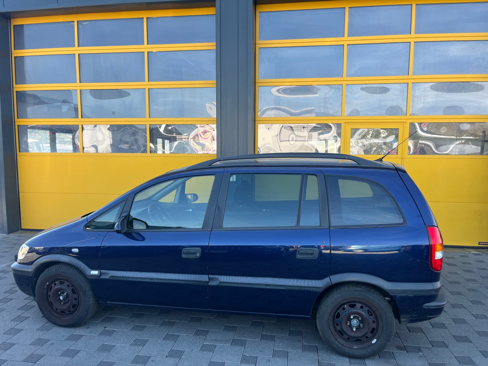 OPEL Zafira 2.2i 16V Comfort-image-3