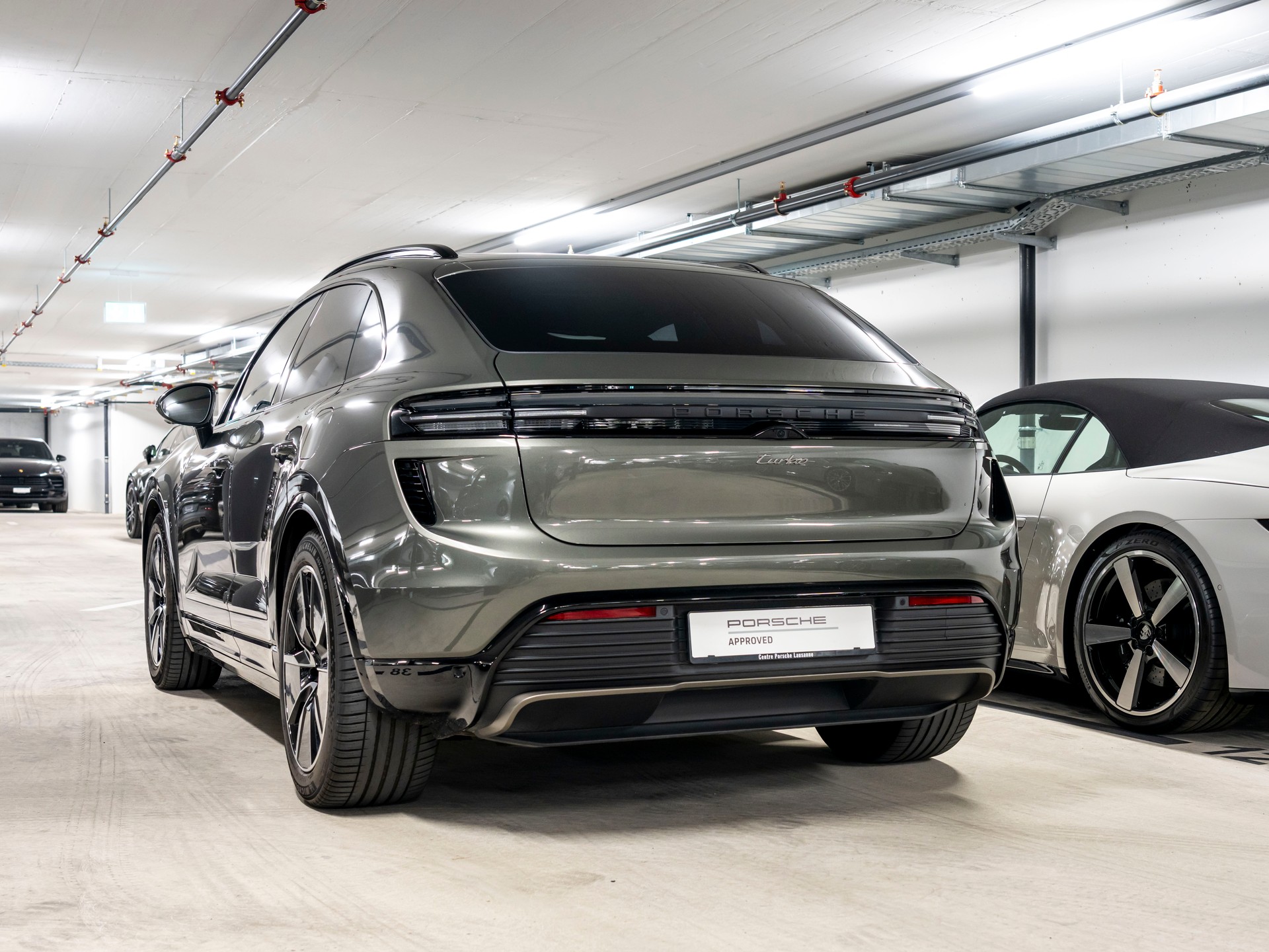 PORSCHE Macan Turbo 100kWh-image-2