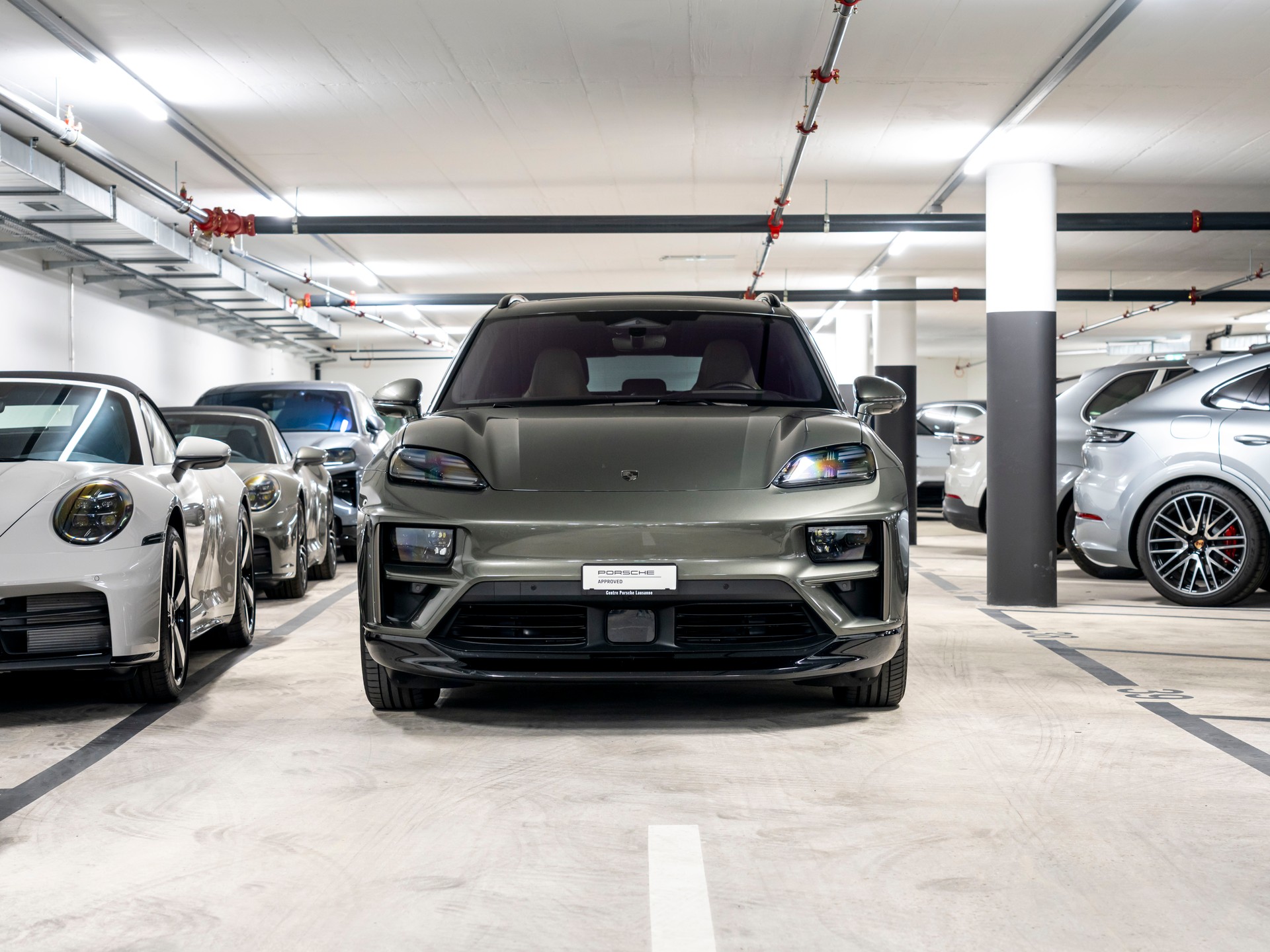 PORSCHE Macan Turbo 100kWh-image-3