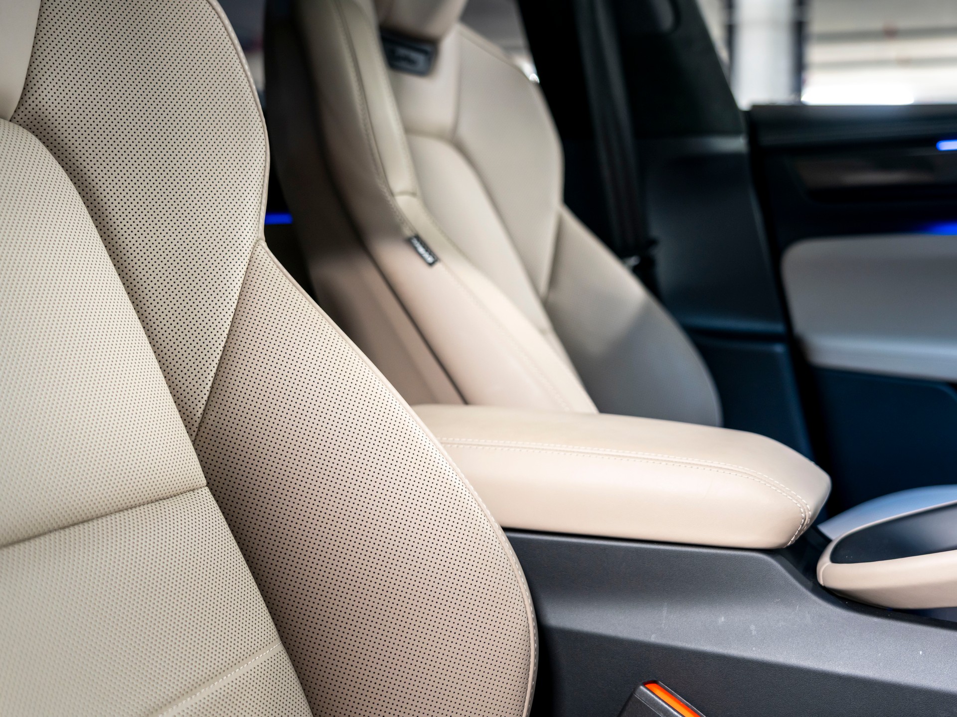 PORSCHE Macan Turbo 100kWh-image-25