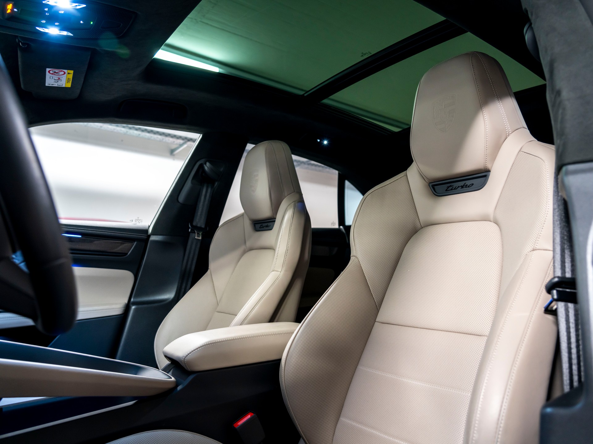 PORSCHE Macan Turbo 100kWh-image-14