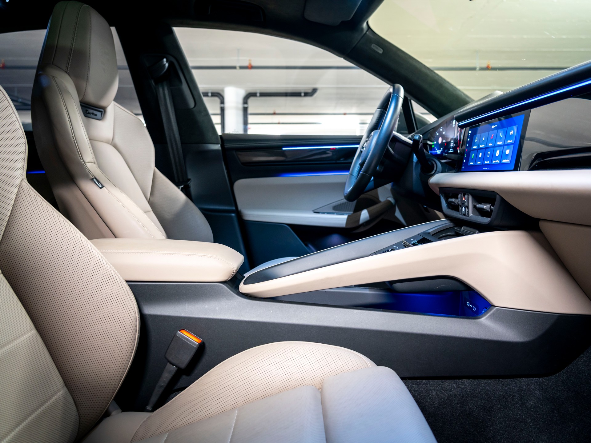 PORSCHE Macan Turbo 100kWh-image-24