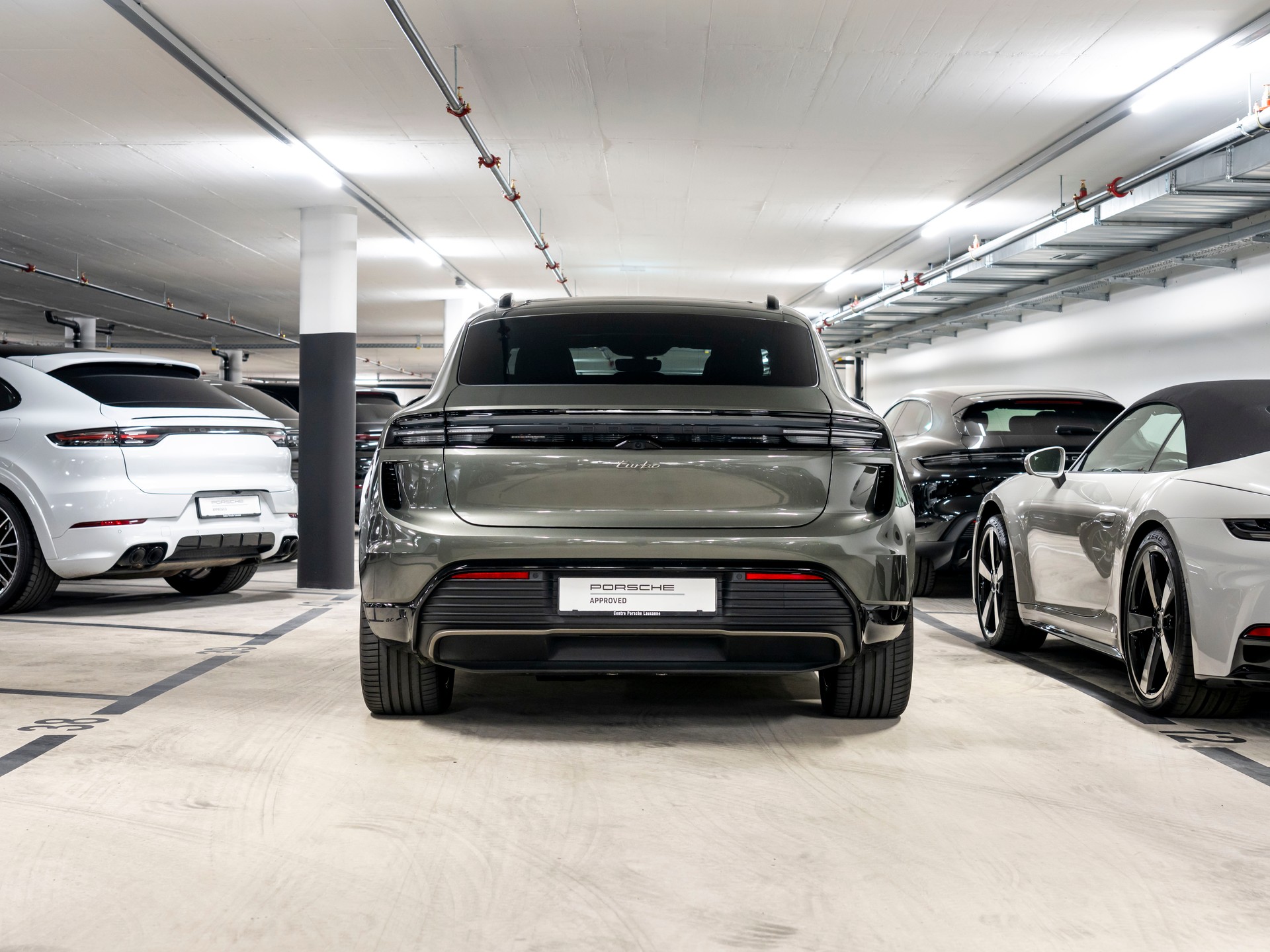 PORSCHE Macan Turbo 100kWh-image-4