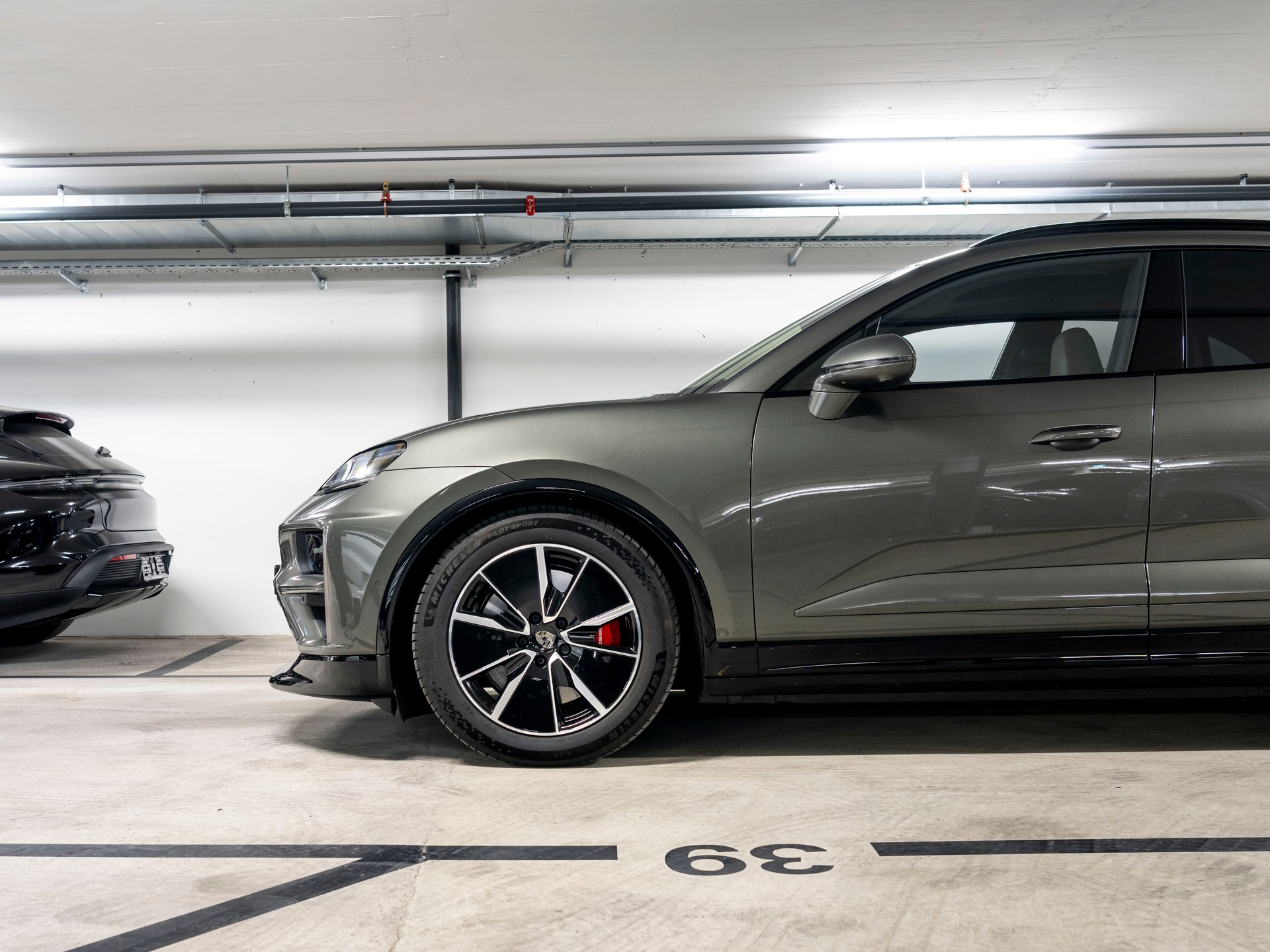 PORSCHE Macan Turbo 100kWh-image-9