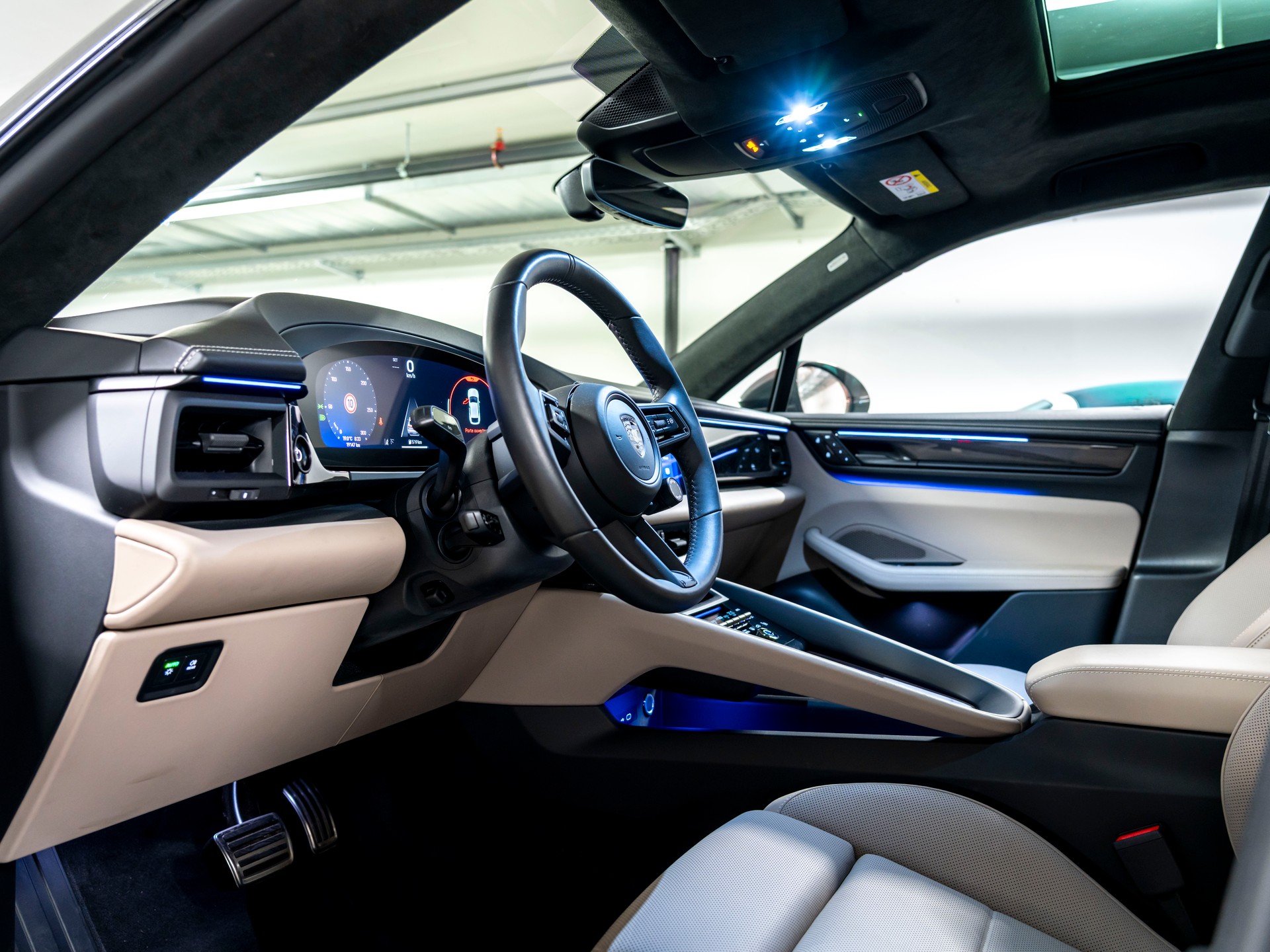 PORSCHE Macan Turbo 100kWh-image-16