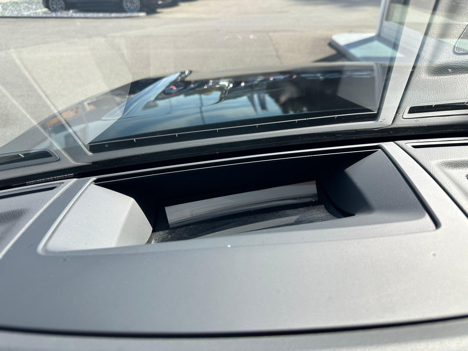 VW Touareg 3.0 TDI R Line Tiptronic-image-27
