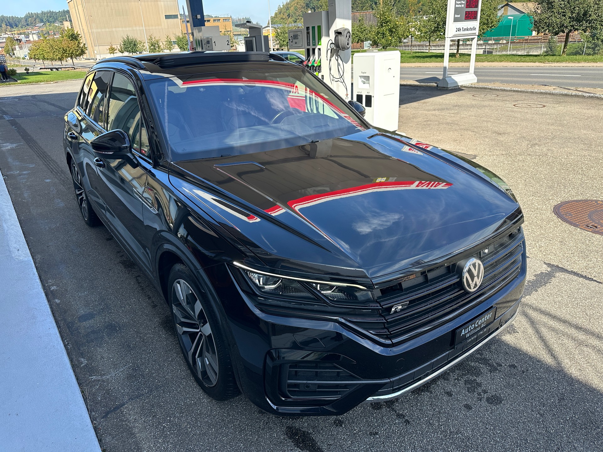 VW Touareg 3.0 TDI R Line Tiptronic-image-8