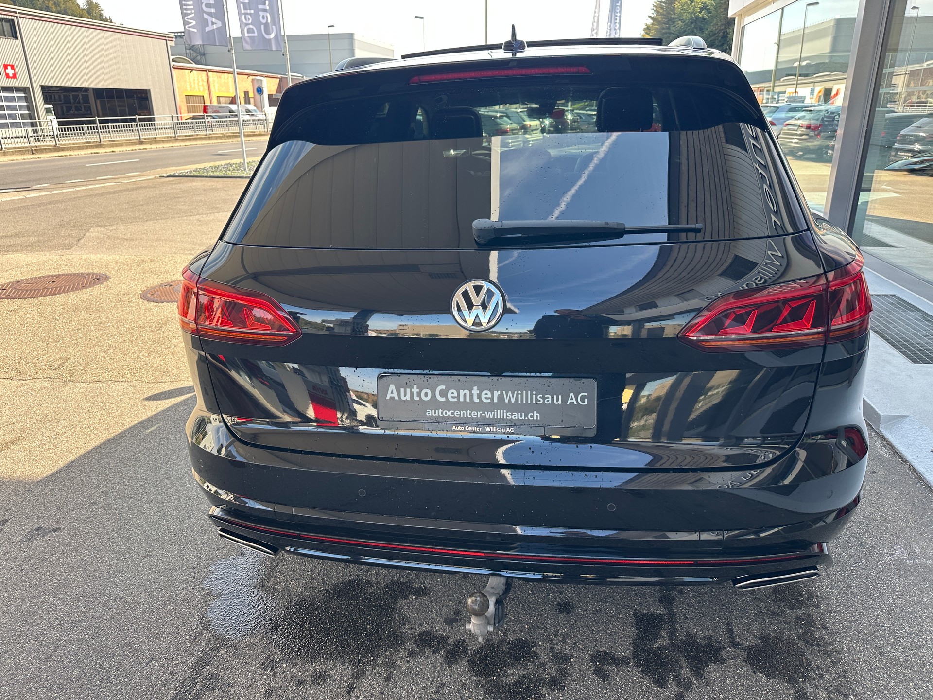 VW Touareg 3.0 TDI R Line Tiptronic-image-17