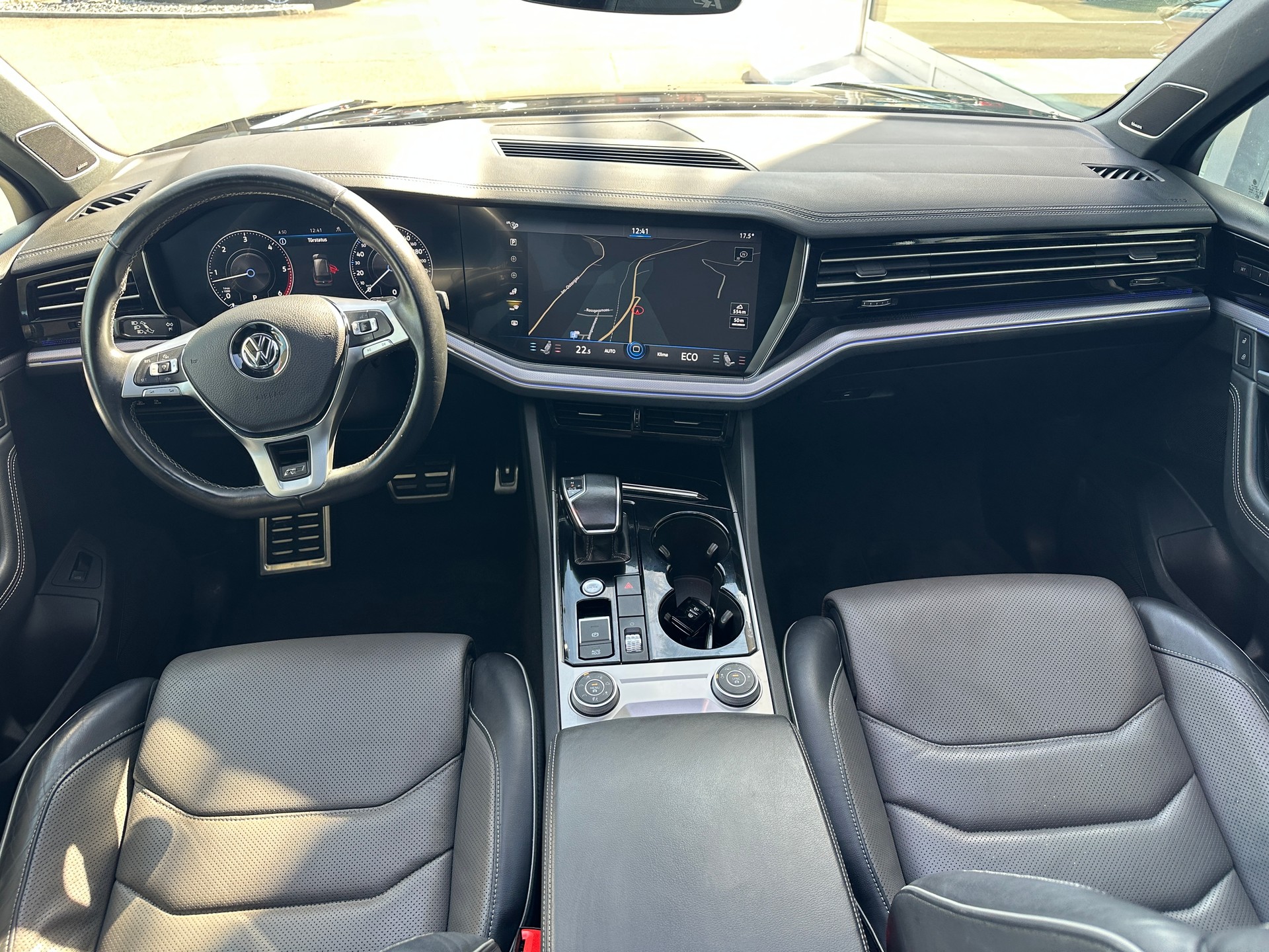 VW Touareg 3.0 TDI R Line Tiptronic-image-11