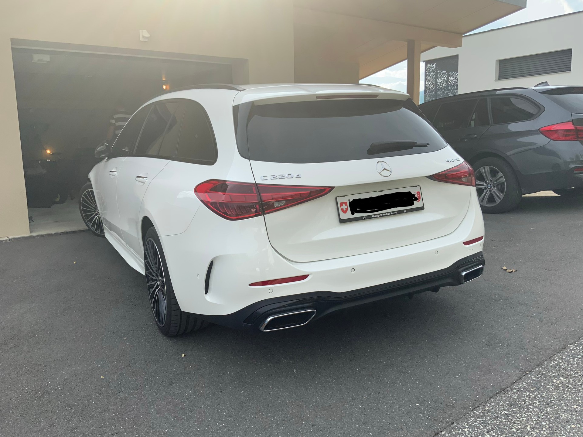 MERCEDES-BENZ C 220 d AMG Line 4matic-image-2