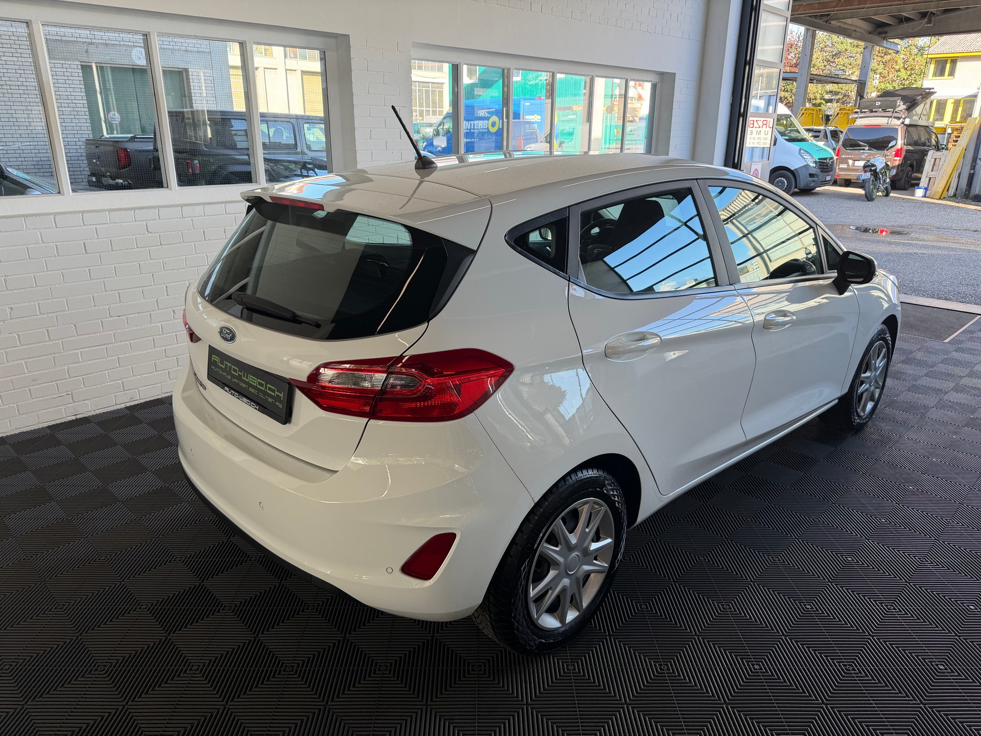 FORD Fiesta 1.1 SCTi Business-image-2