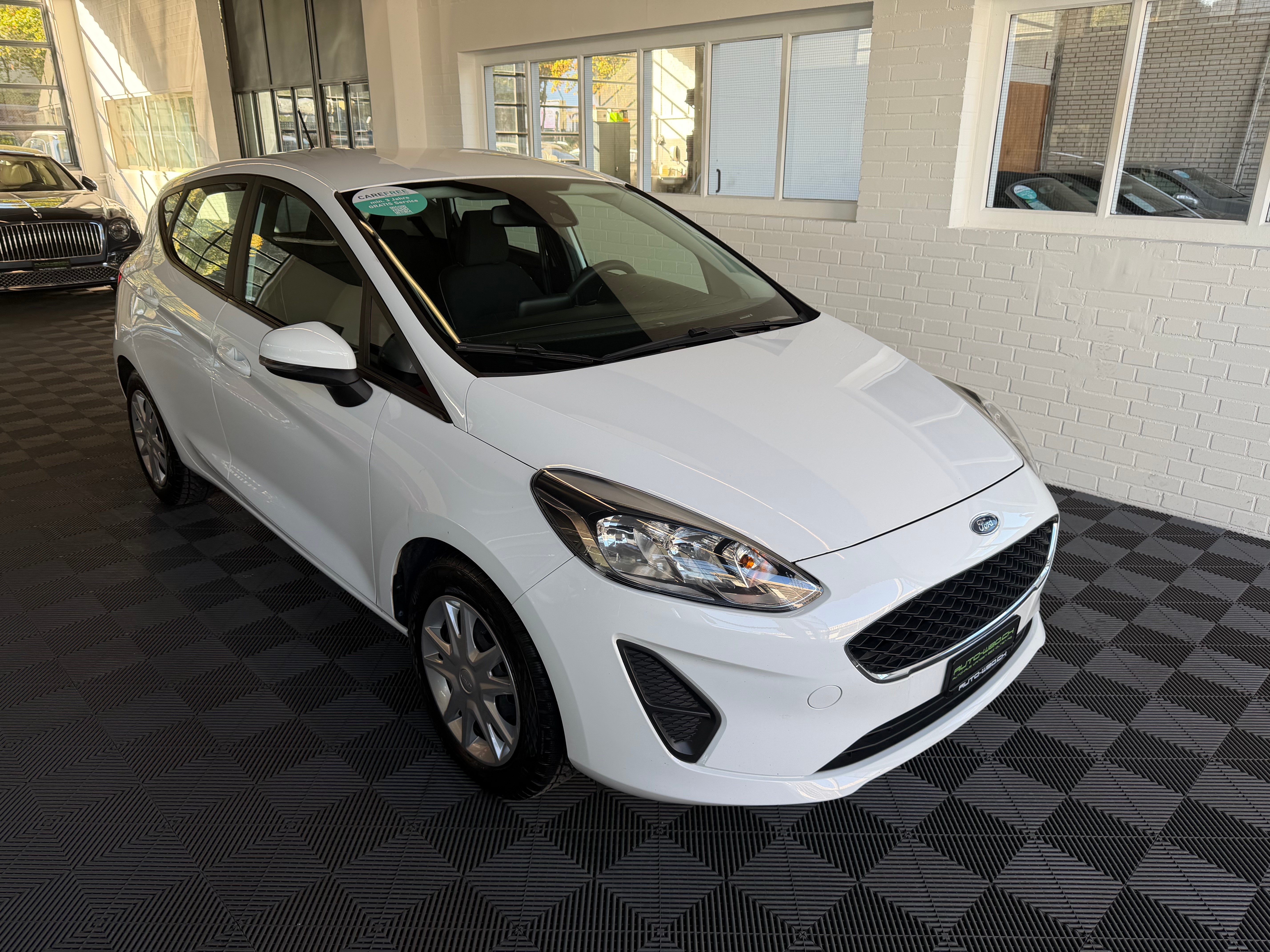 Car photo