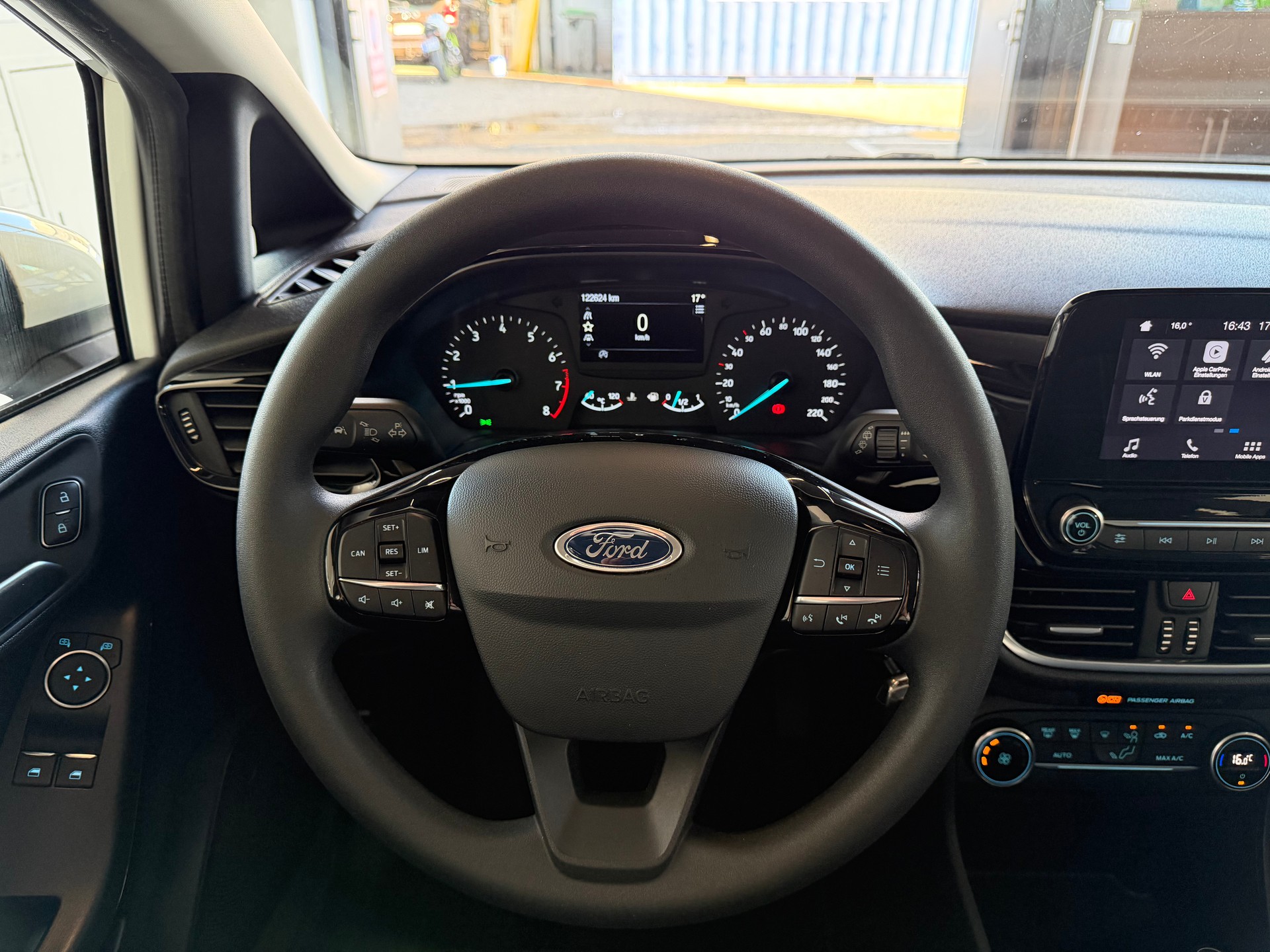 FORD Fiesta 1.1 SCTi Business-image-11