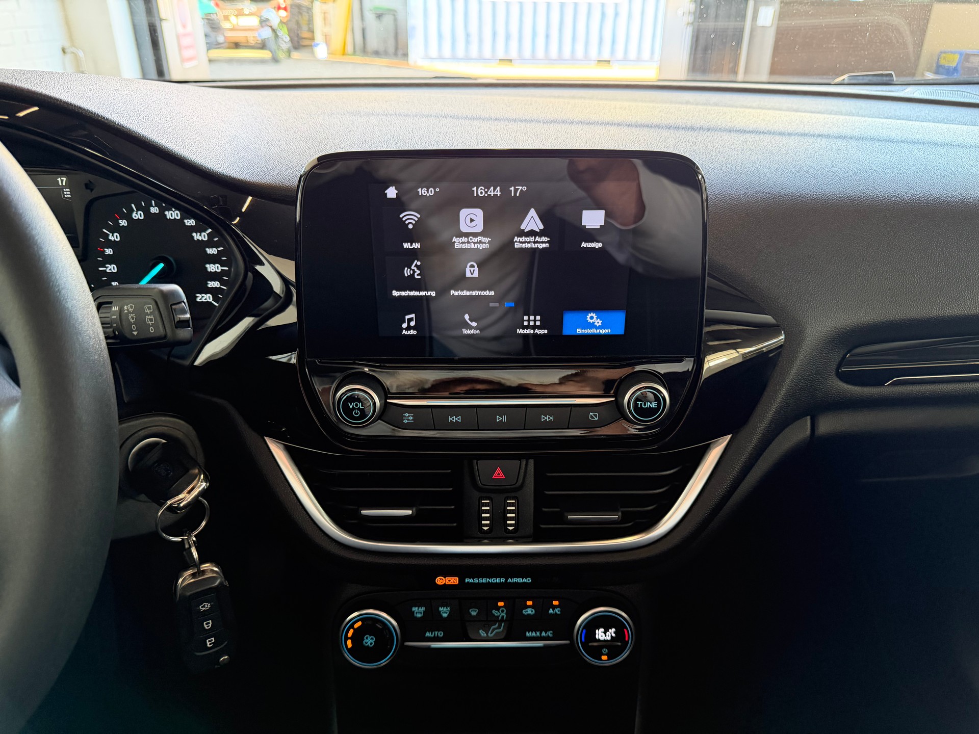 FORD Fiesta 1.1 SCTi Business-image-12