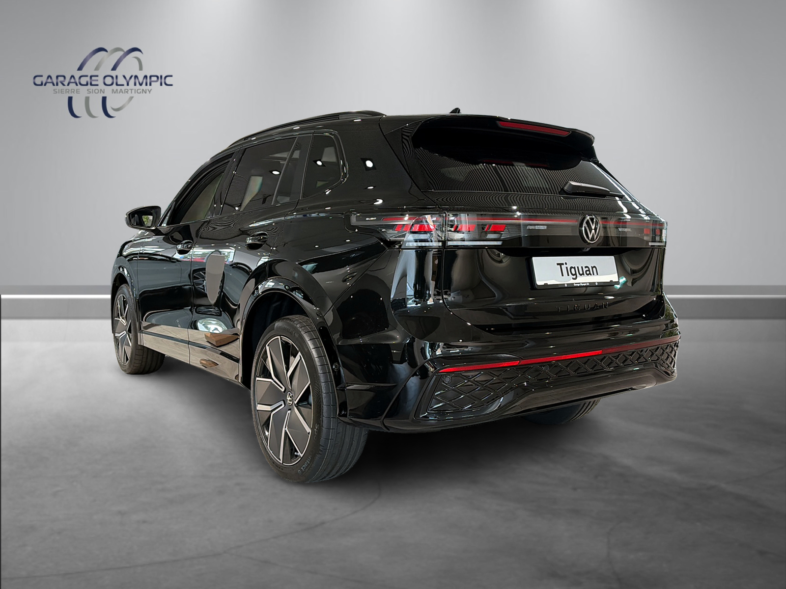VW Tiguan 2.0 TSI DSG R-Line Plus 4Motion-image-2