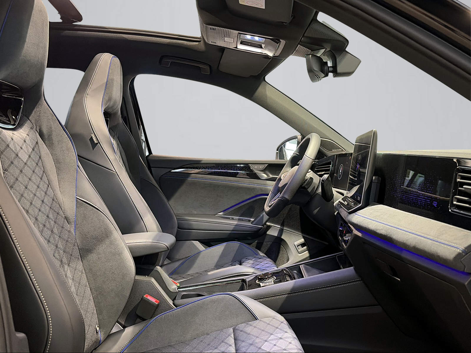 VW Tiguan 2.0 TSI DSG R-Line Plus 4Motion-image-7