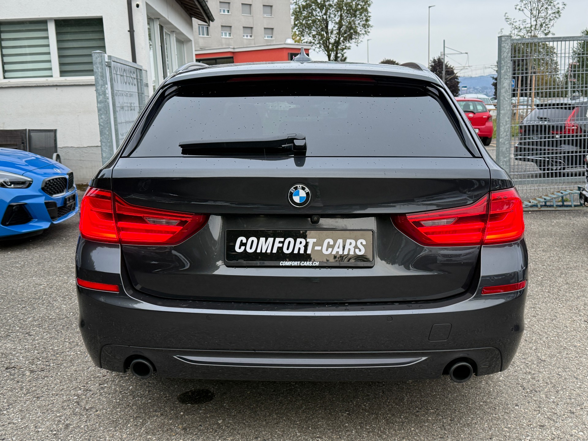 BMW 530d xDrive Touring Sport Line Steptronic*Anhängerkupplung*Soft-Close-Türen-image-4