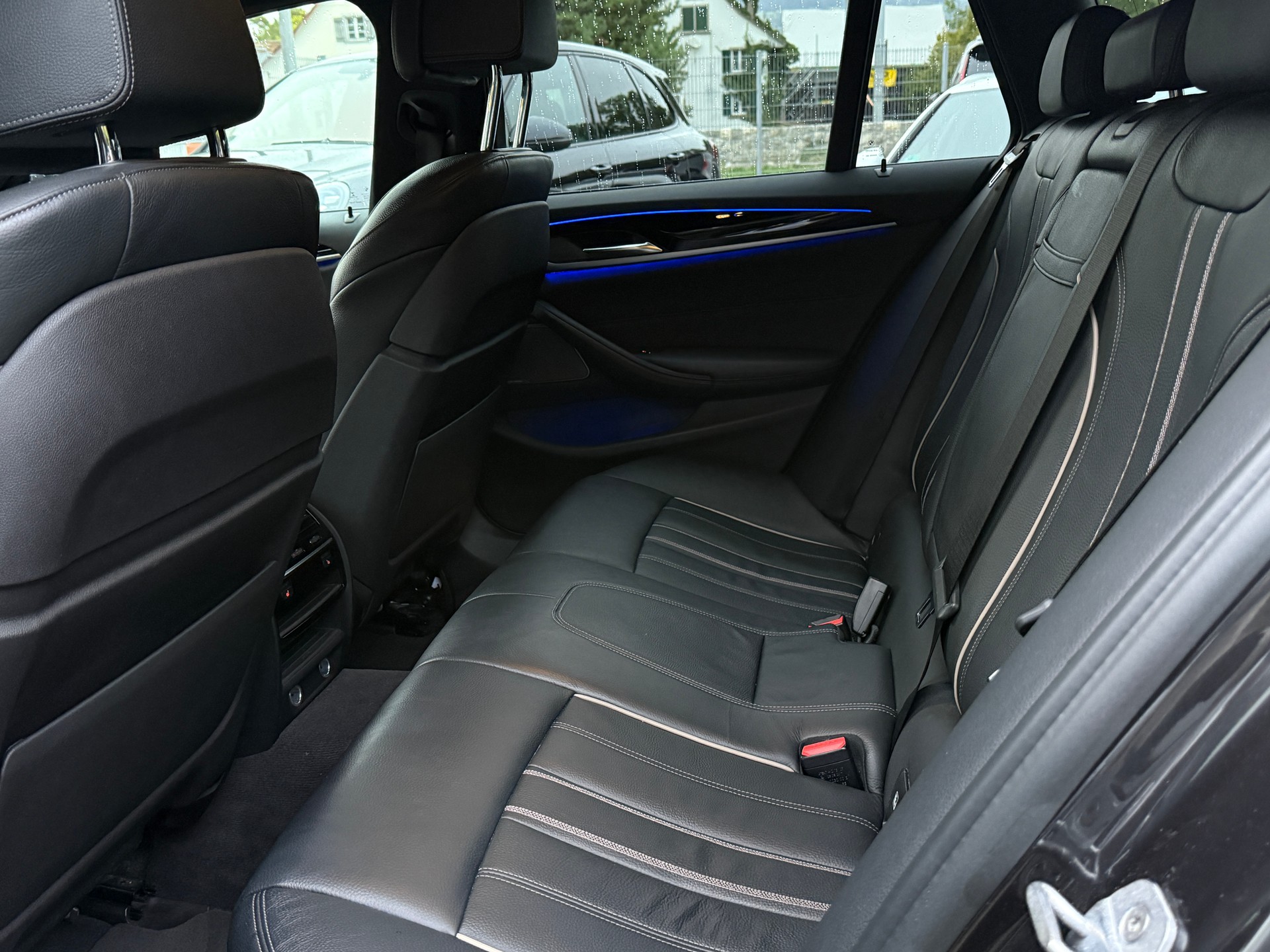 BMW 530d xDrive Touring Sport Line Steptronic*Anhängerkupplung*Soft-Close-Türen-image-17