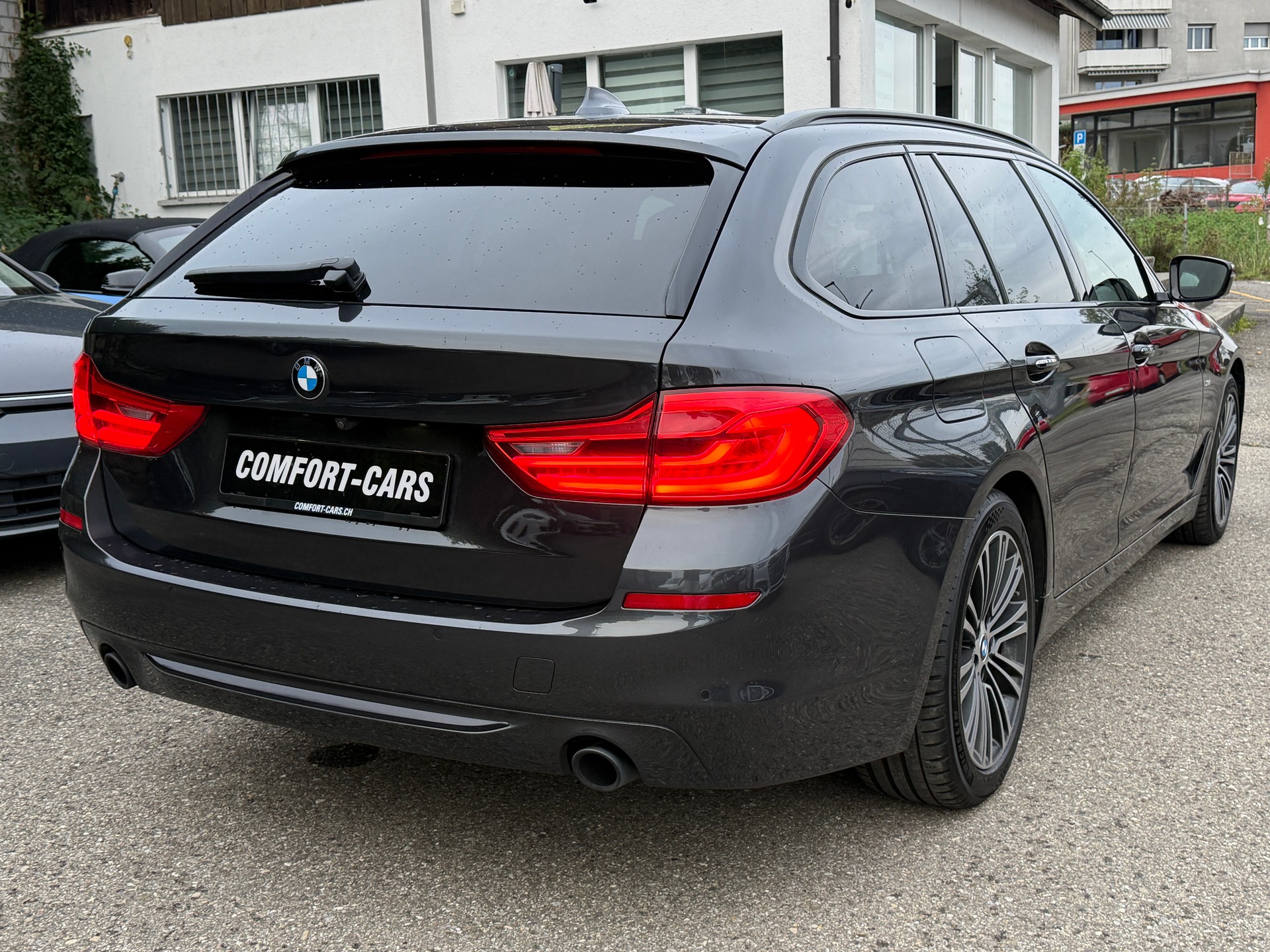 BMW 530d xDrive Touring Sport Line Steptronic*Anhängerkupplung*Soft-Close-Türen-image-5