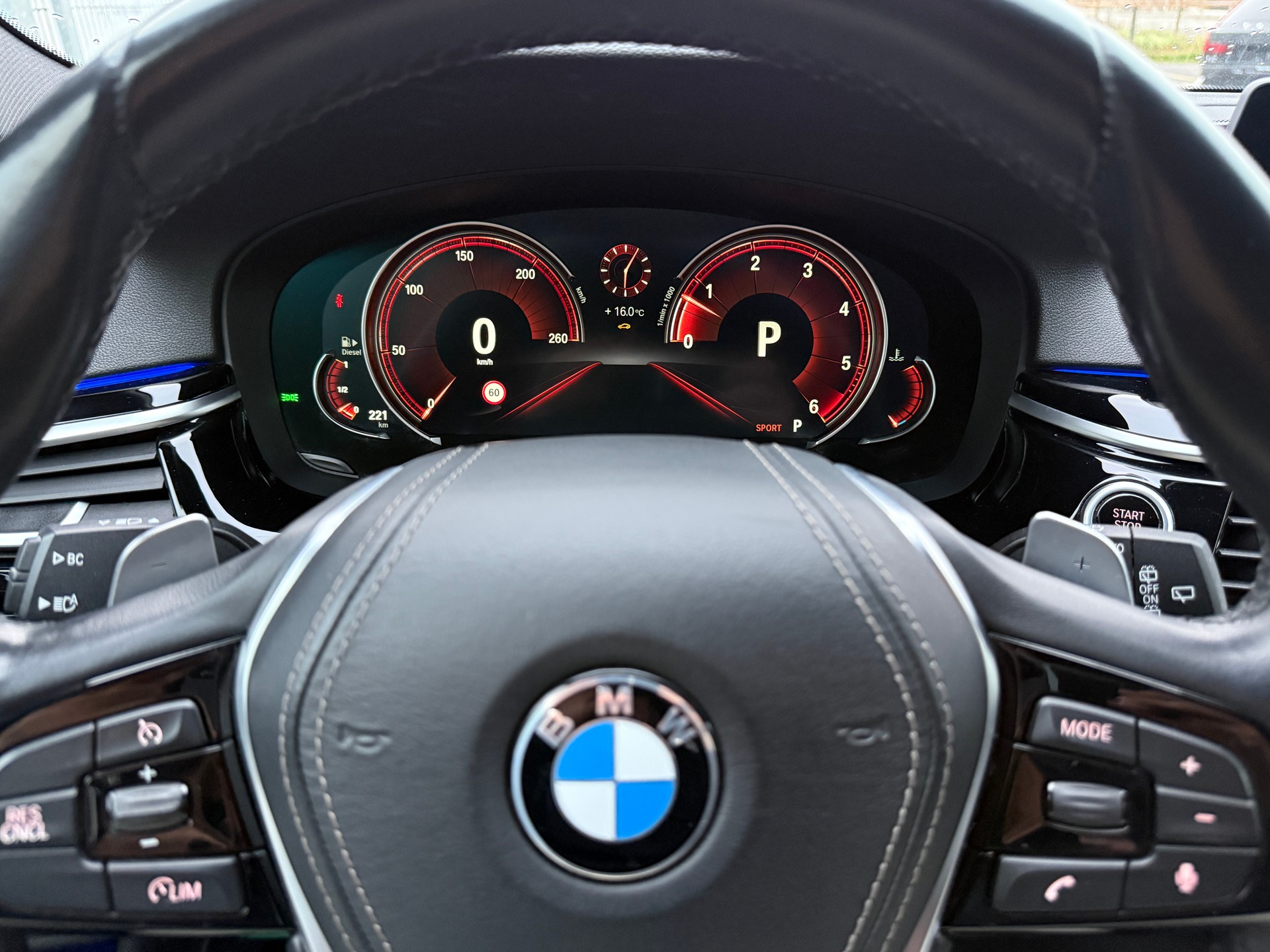 BMW 530d xDrive Touring Sport Line Steptronic*Anhängerkupplung*Soft-Close-Türen-image-14