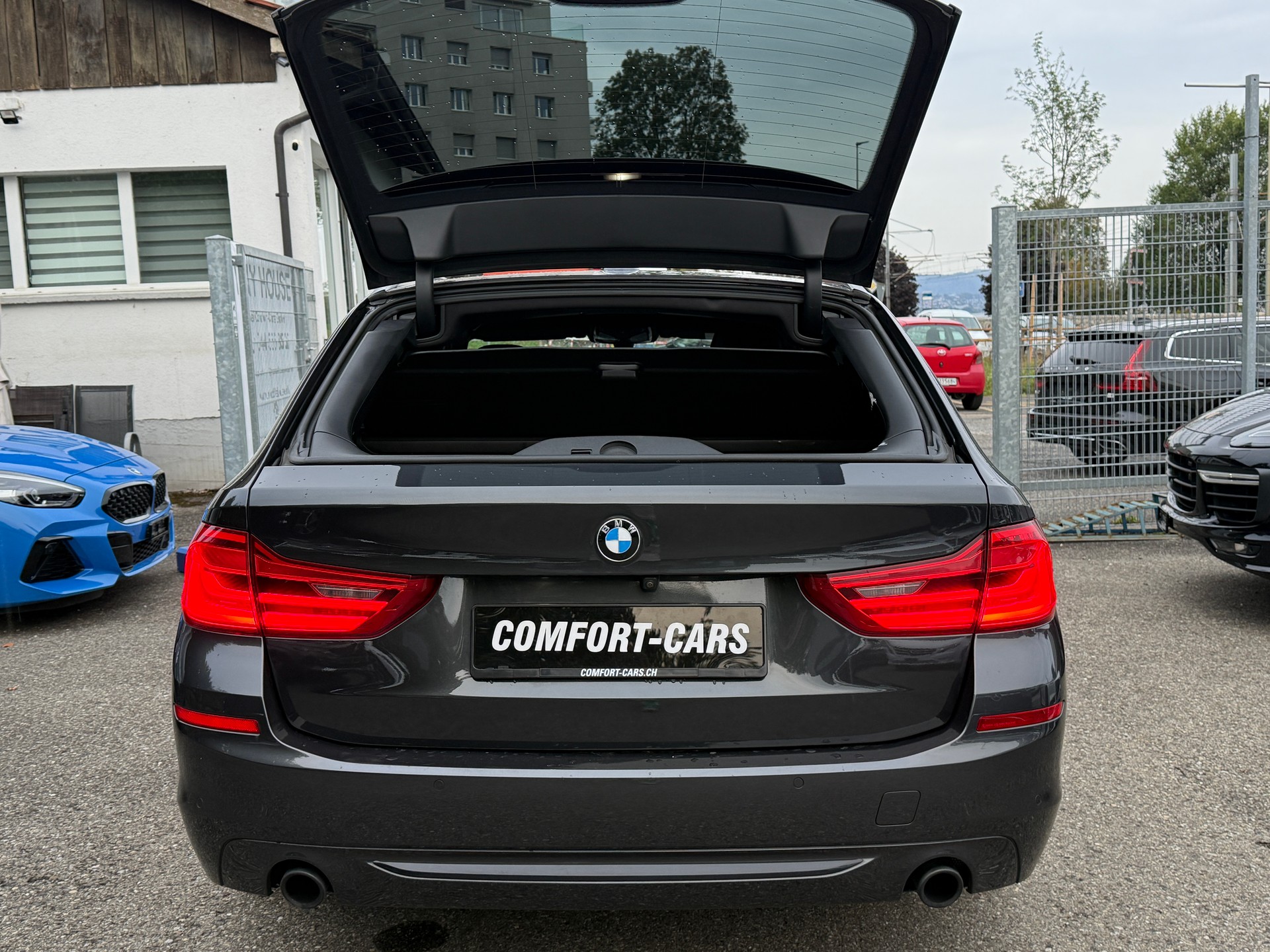 BMW 530d xDrive Touring Sport Line Steptronic*Anhängerkupplung*Soft-Close-Türen-image-6