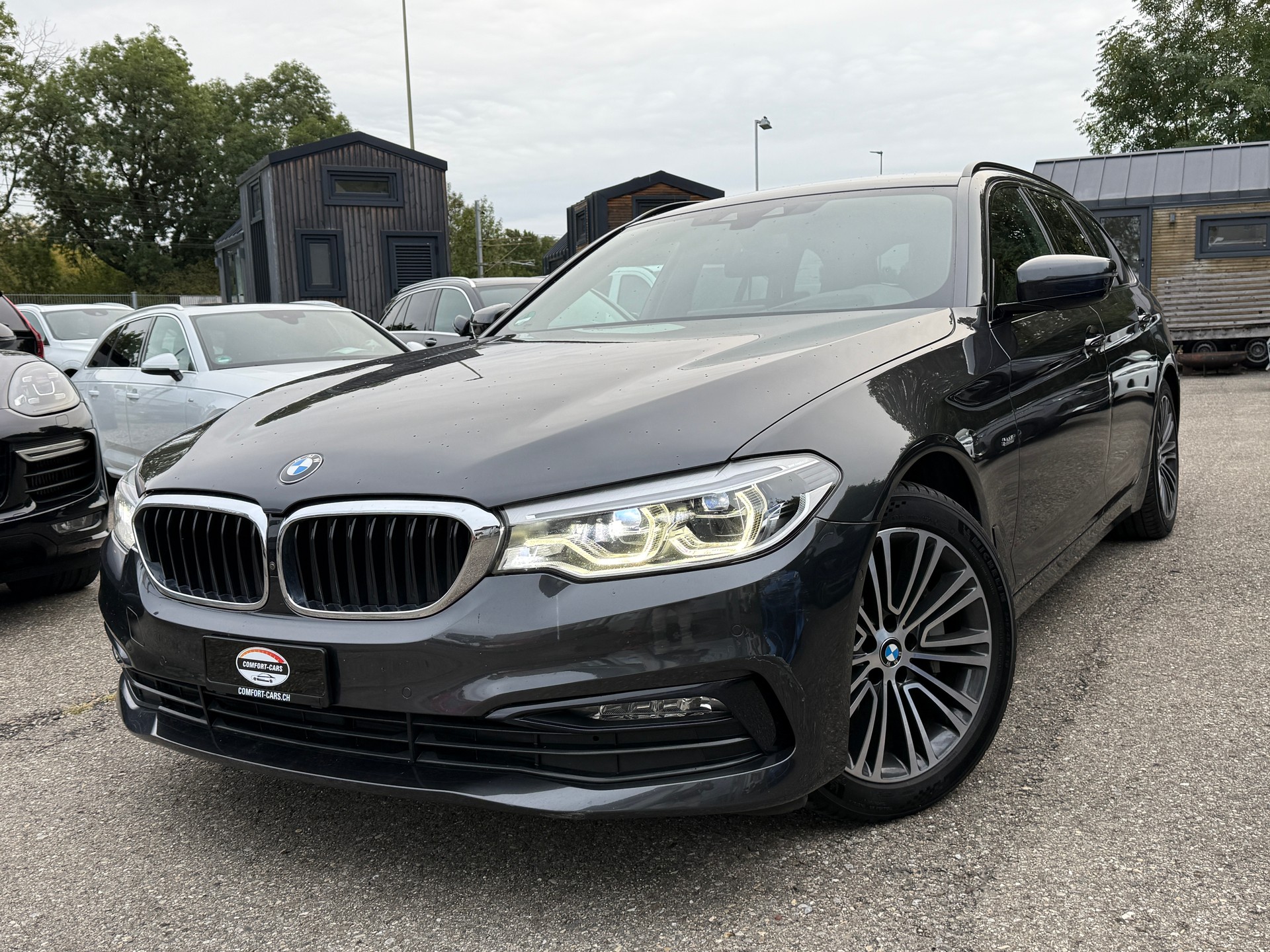 BMW 530d xDrive Touring Sport Line Steptronic*Anhängerkupplung*Soft-Close-Türen-image-1