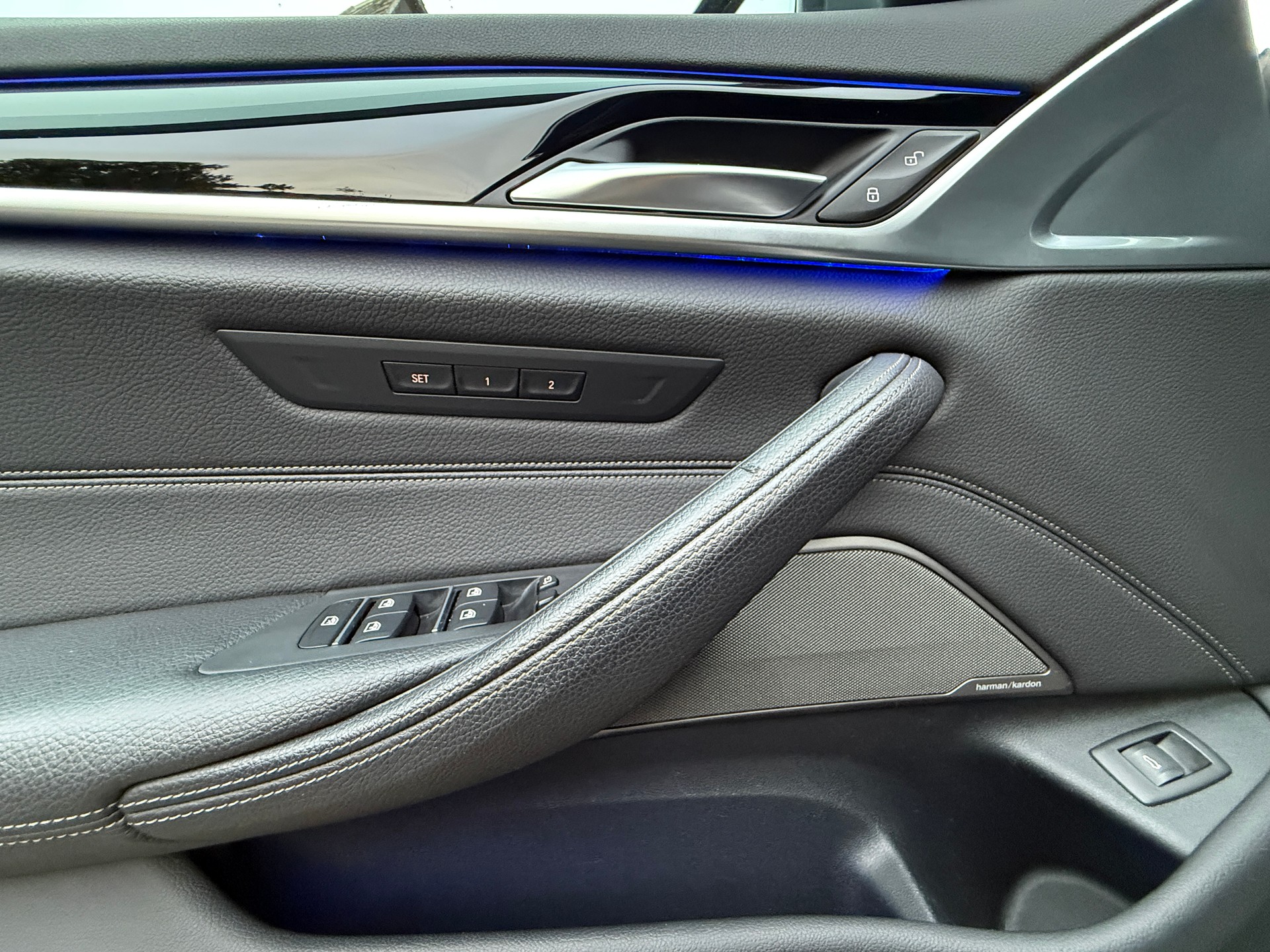 BMW 530d xDrive Touring Sport Line Steptronic*Anhängerkupplung*Soft-Close-Türen-image-12