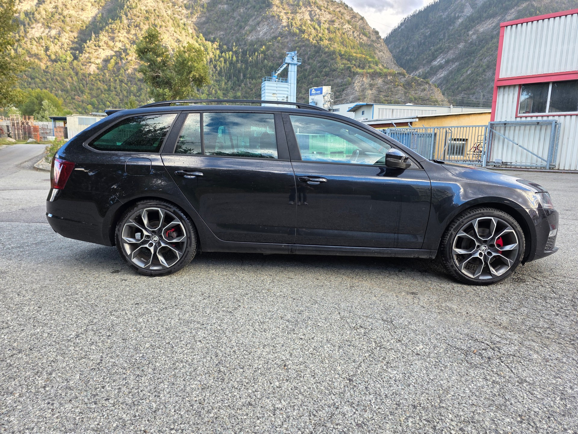 SKODA 2.0 TDI 184 RS 4x4 DSG-image-2