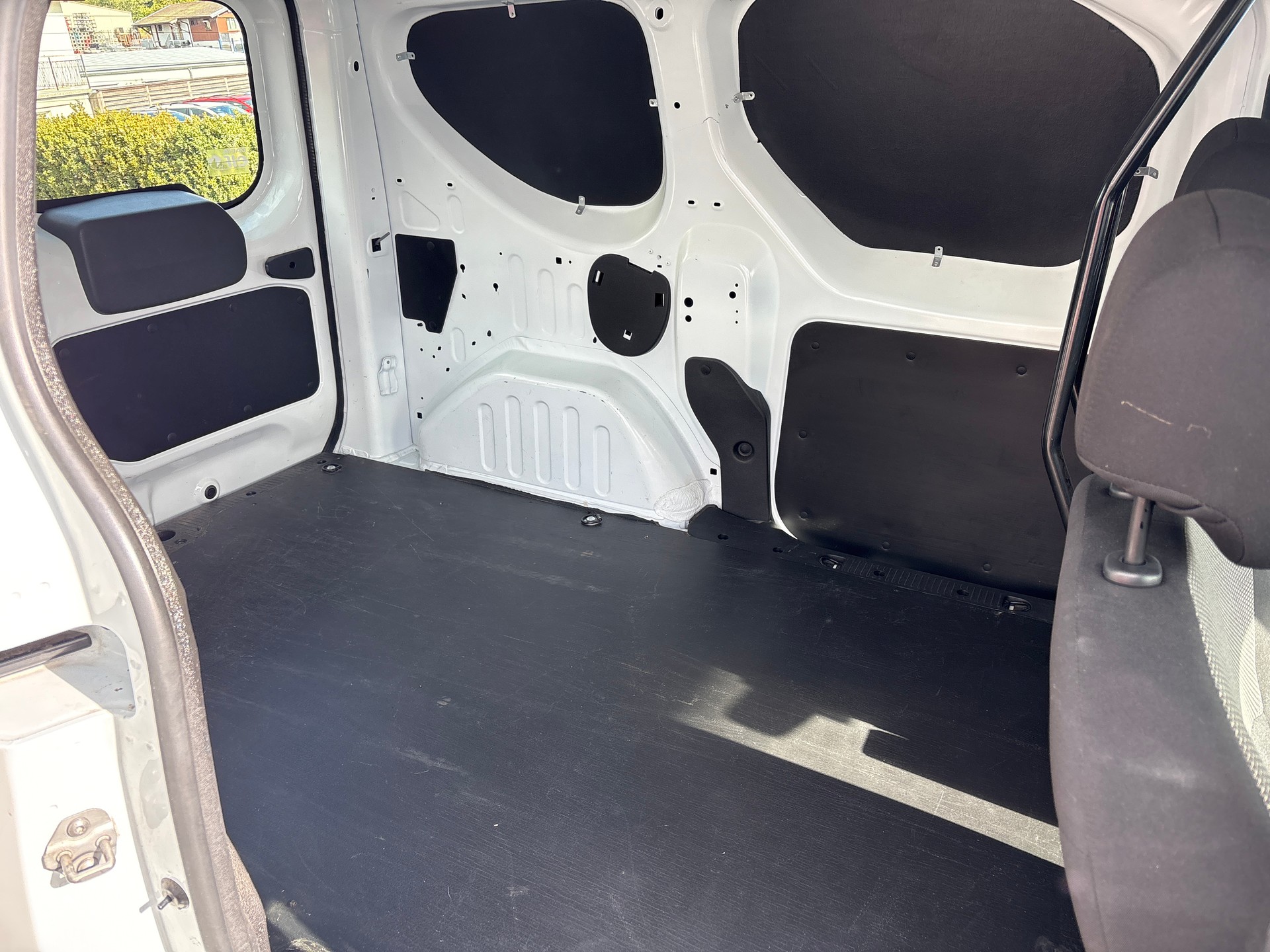 DACIA Dokker Van SCe 100 S&S Access-image-8