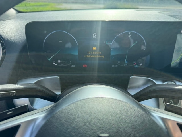 MERCEDES-BENZ GLB 220 d 4Matic Progressive-image-7