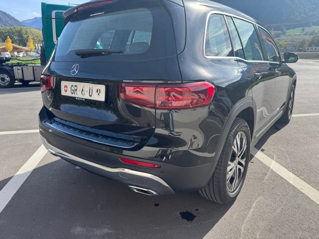 MERCEDES-BENZ GLB 220 d 4Matic Progressive-image-2