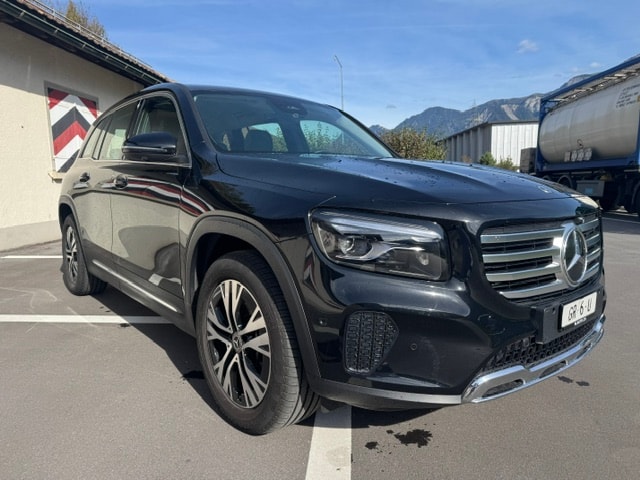 MERCEDES-BENZ GLB 220 d 4Matic Progressive-image-1