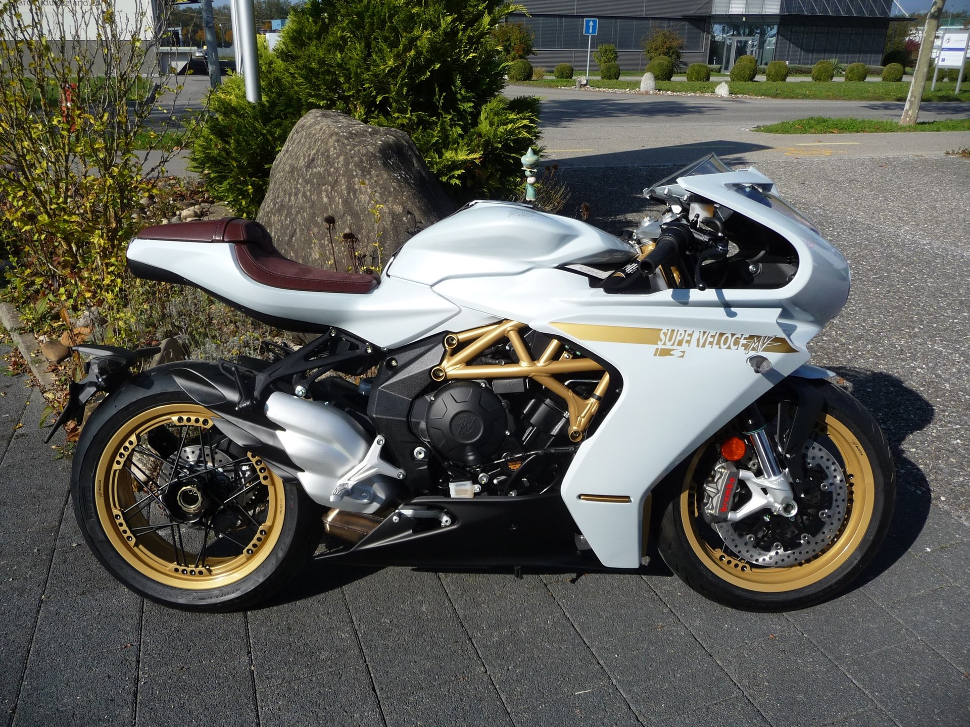 MV AGUSTA SUPERVELOCE 800 S-showroom-element-1