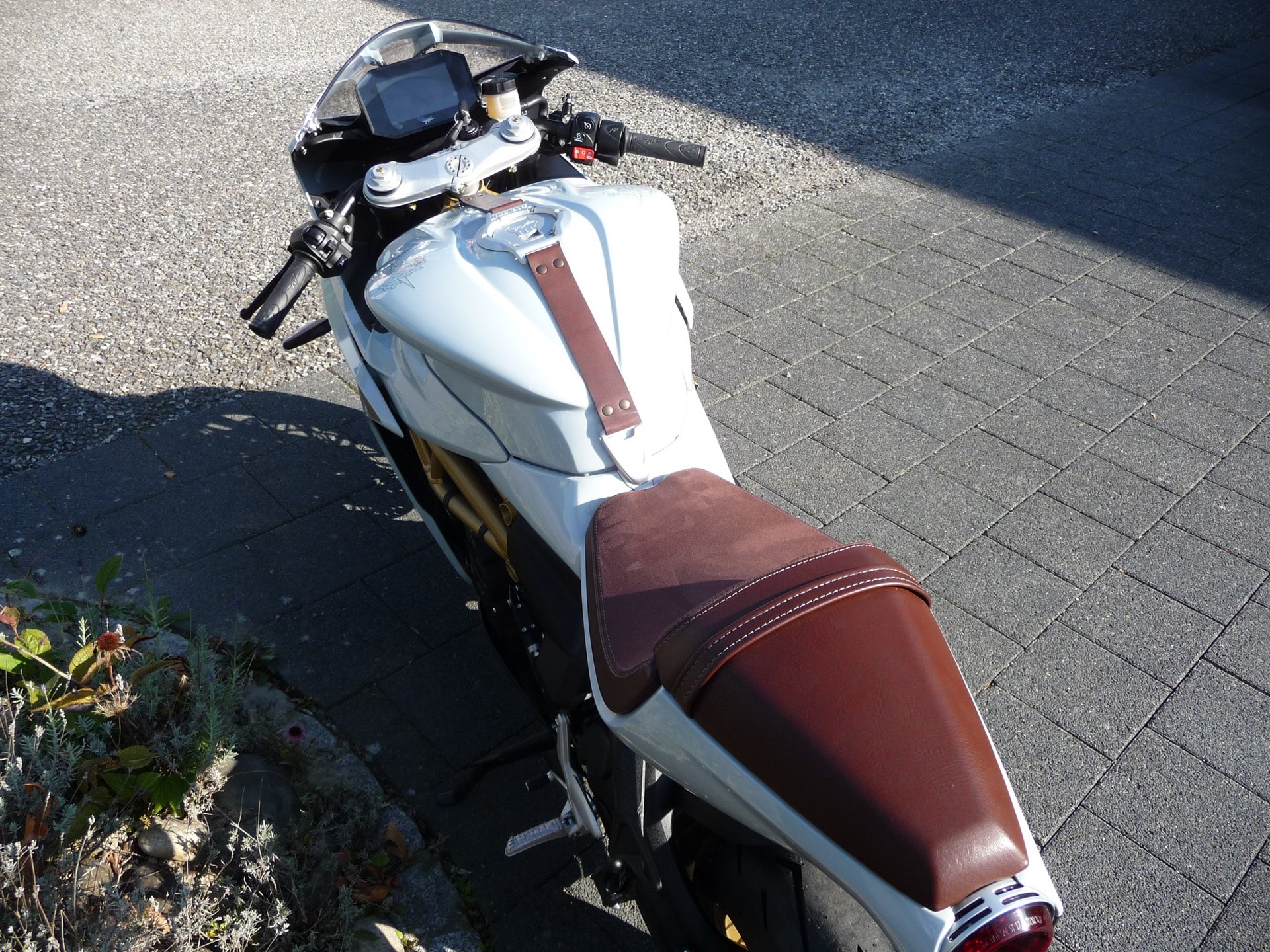 MV AGUSTA SUPERVELOCE 800 S-image-4