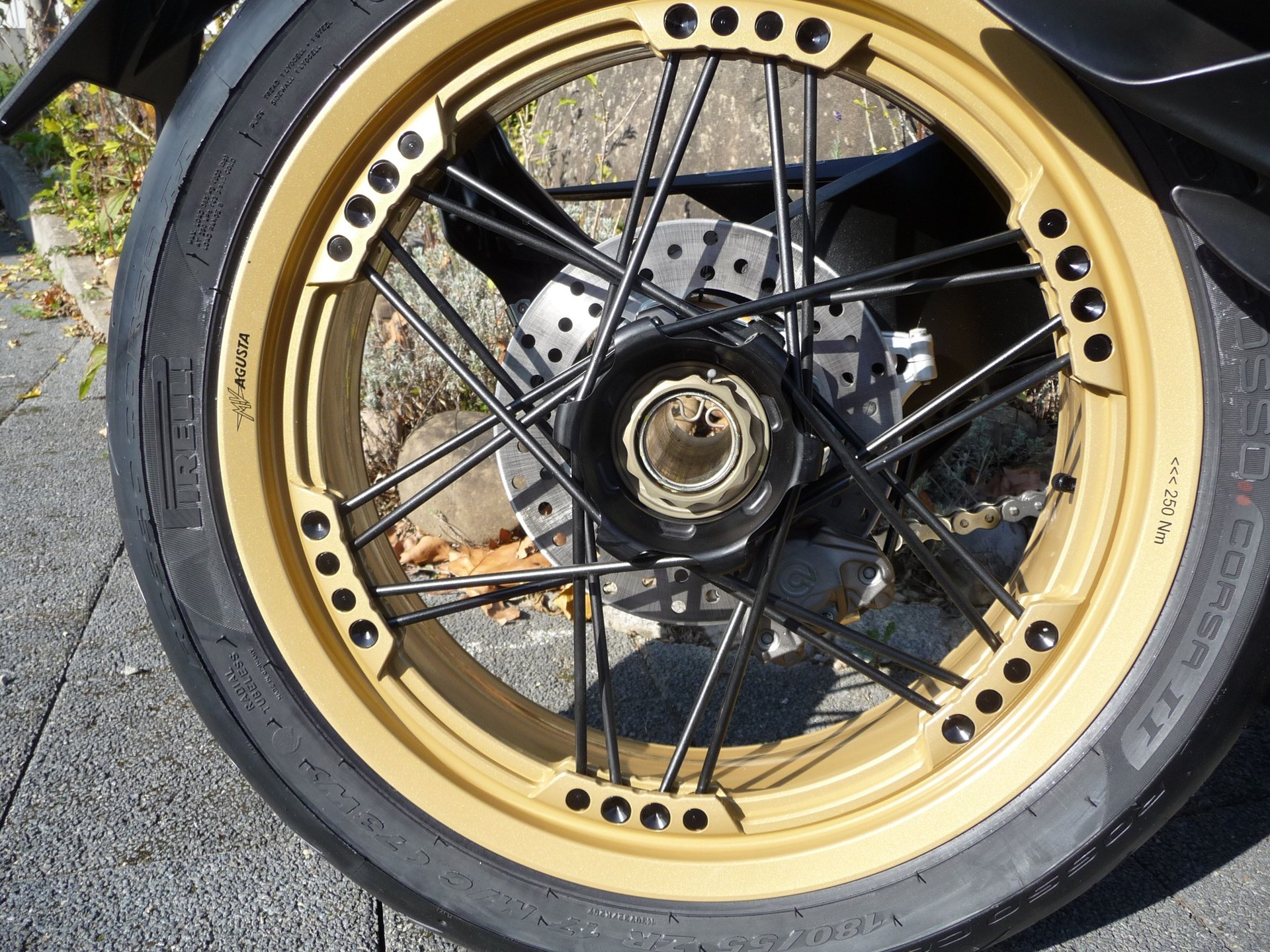 MV AGUSTA SUPERVELOCE 800 S-image-7