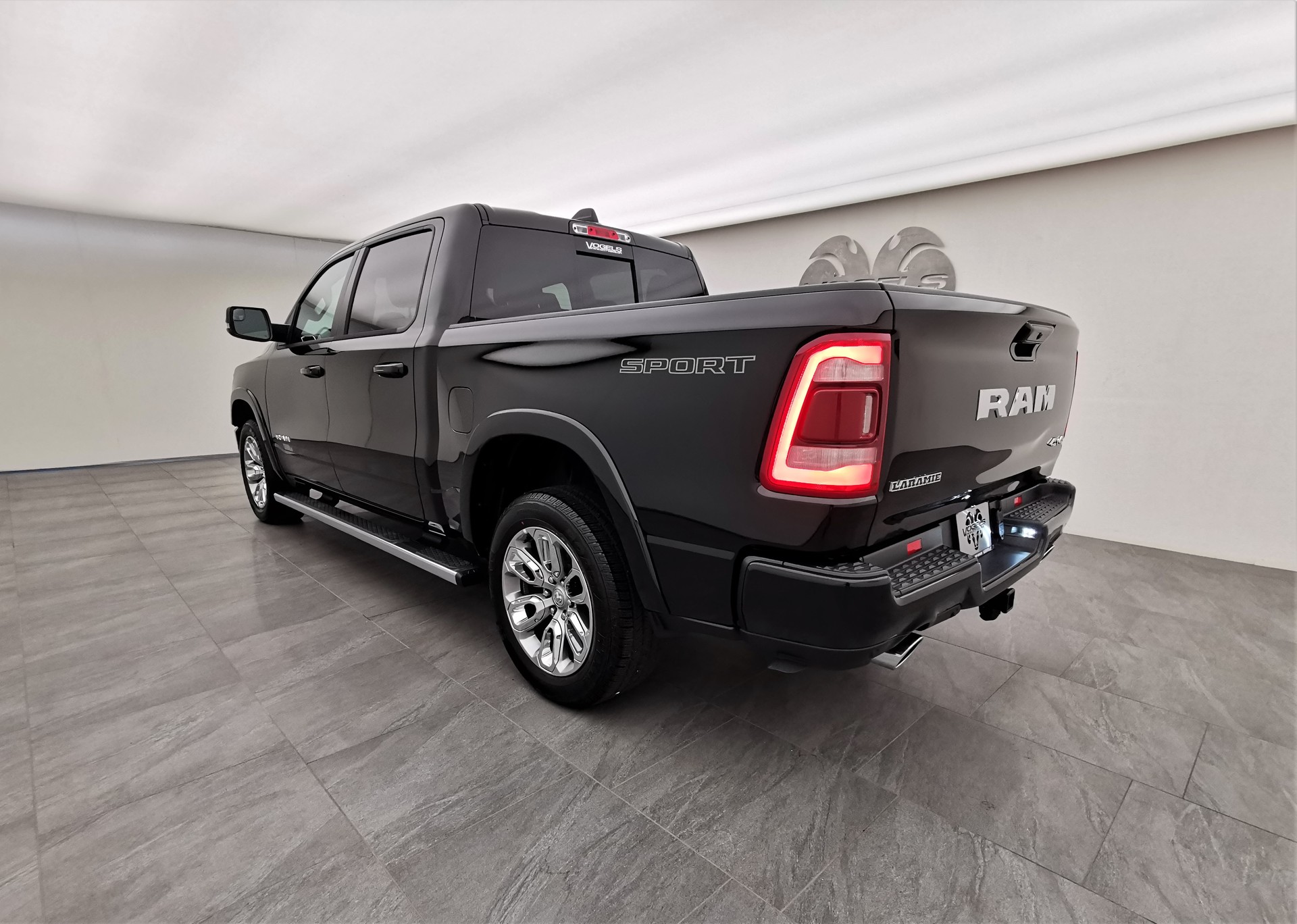 DODGE Ram 1500 5.7 V8 Laramie Sport-image-5