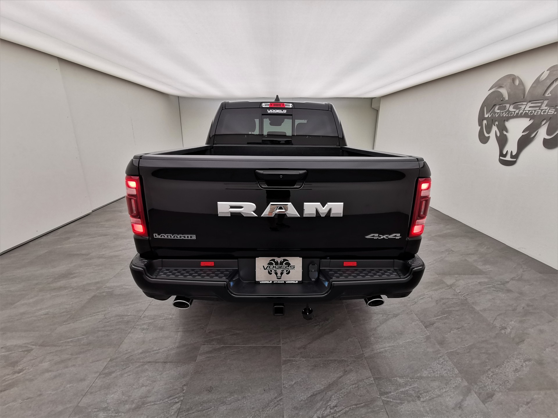 DODGE Ram 1500 5.7 V8 Laramie Sport-image-4