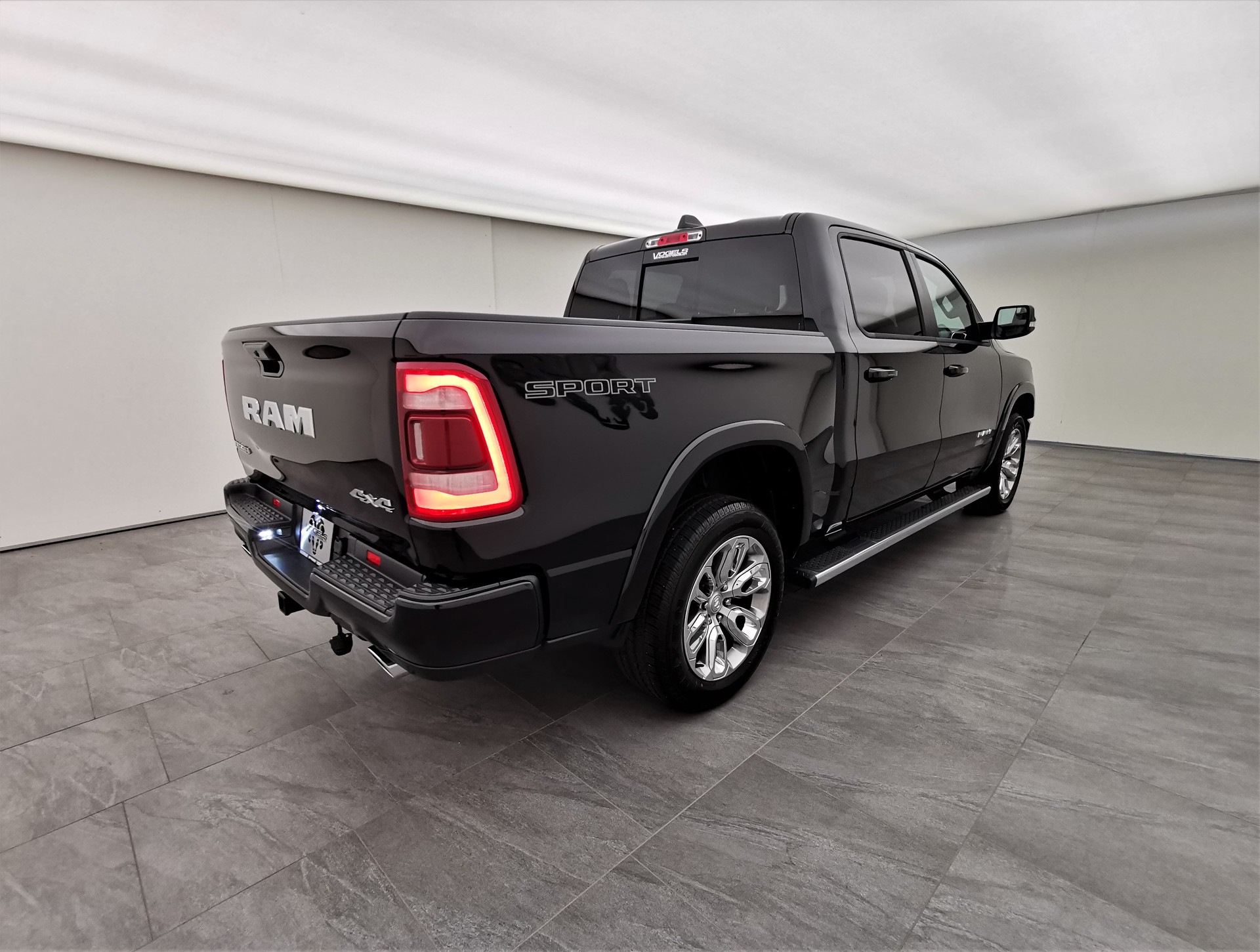 DODGE Ram 1500 5.7 V8 Laramie Sport-image-3