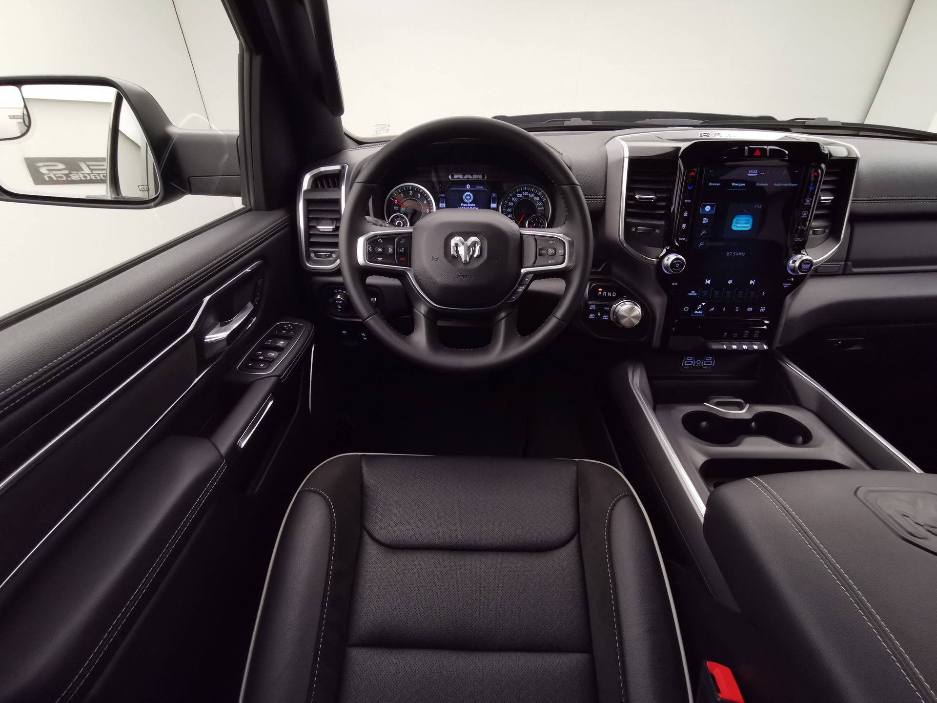 DODGE Ram 1500 5.7 V8 Laramie Sport-image-11