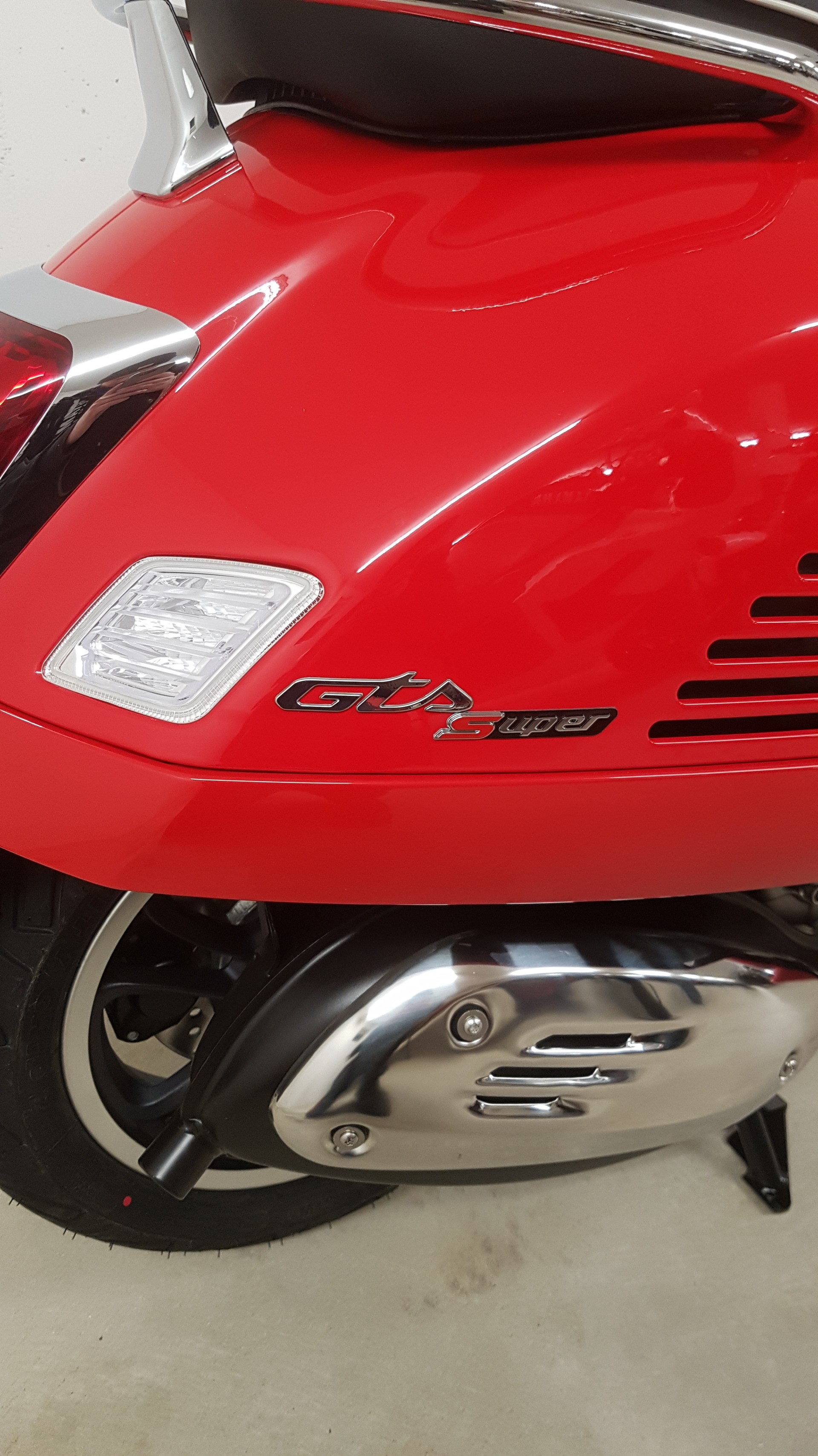 PIAGGIO Vespa GTS 300 Super ABS-image-4