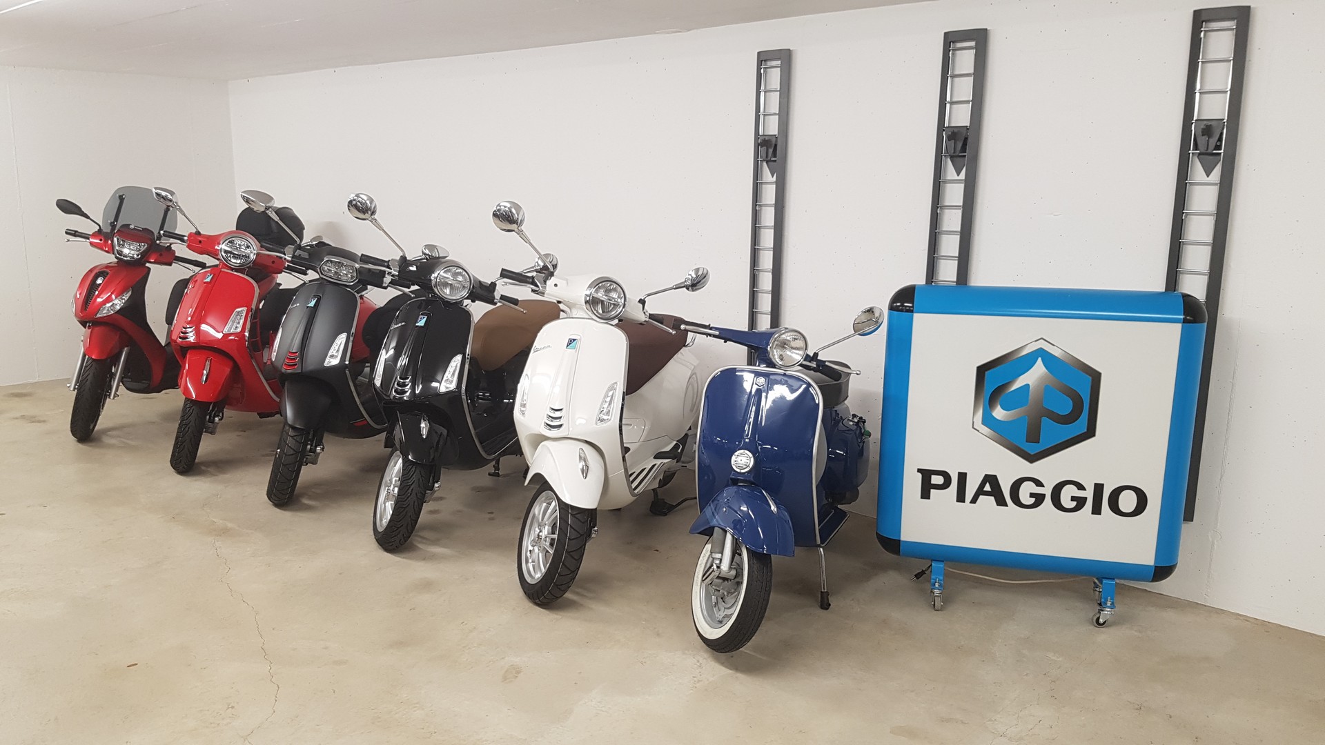 PIAGGIO Vespa GTS 300 Super ABS-image-6