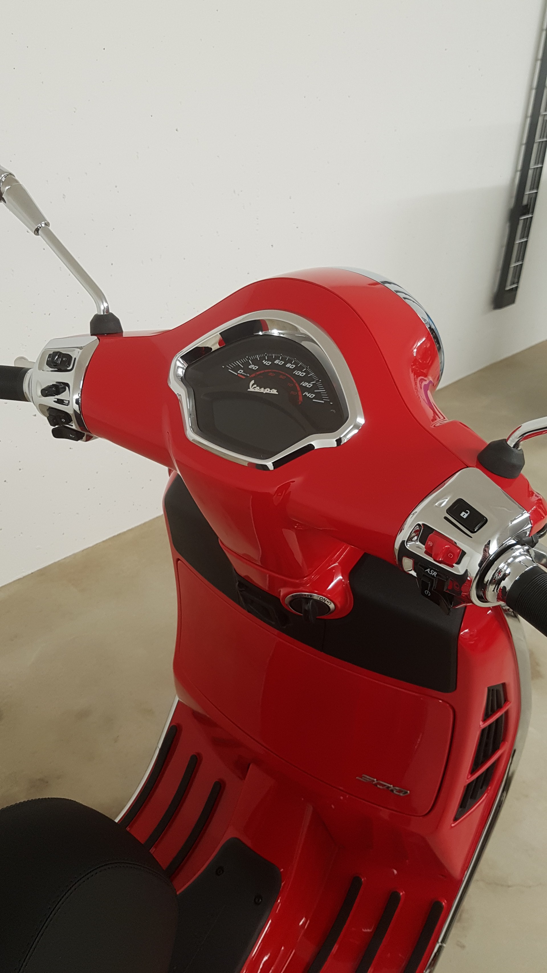 PIAGGIO Vespa GTS 300 Super ABS-image-3
