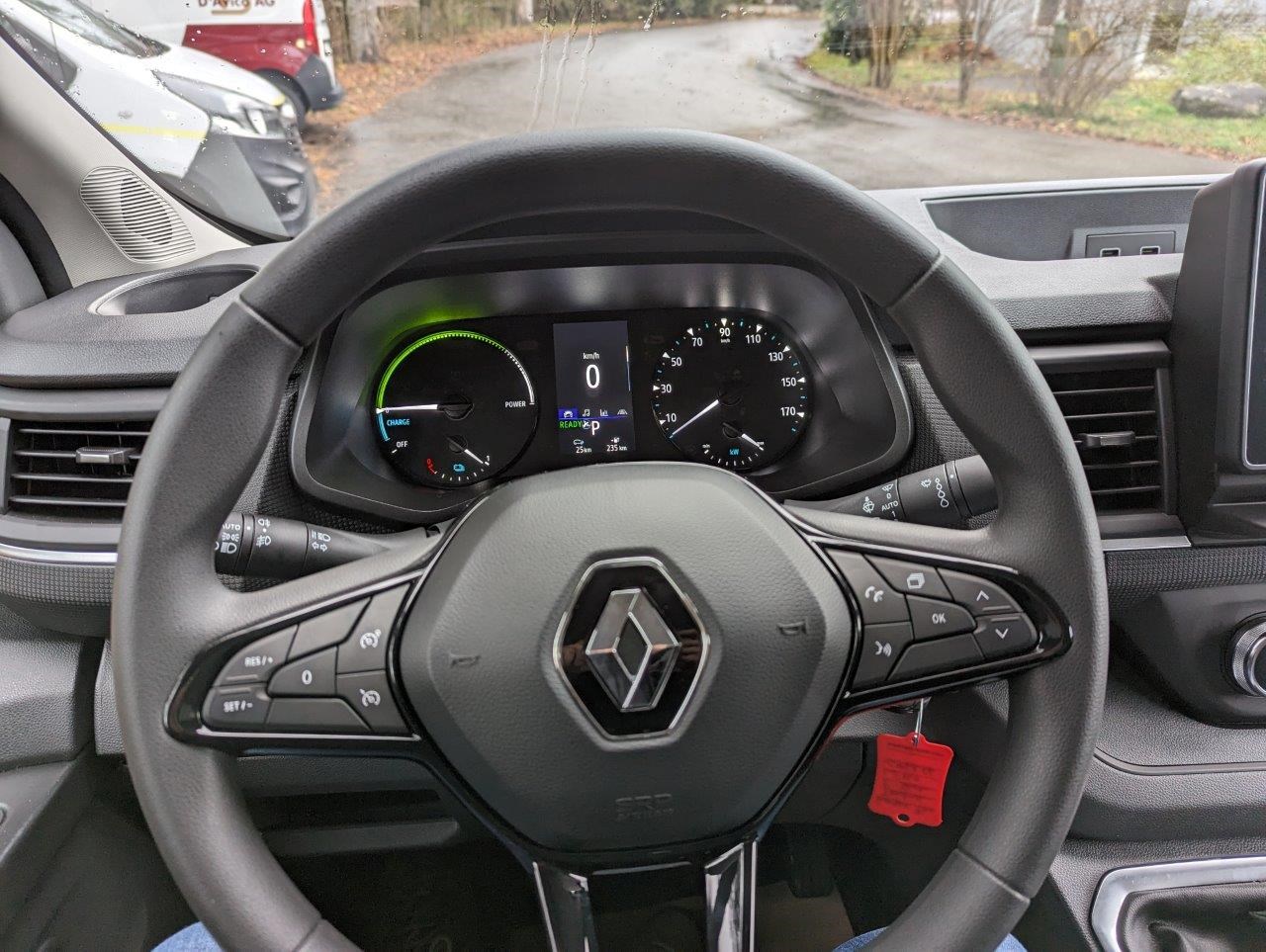 RENAULT Trafic EV52 22kW L2H1-image-3